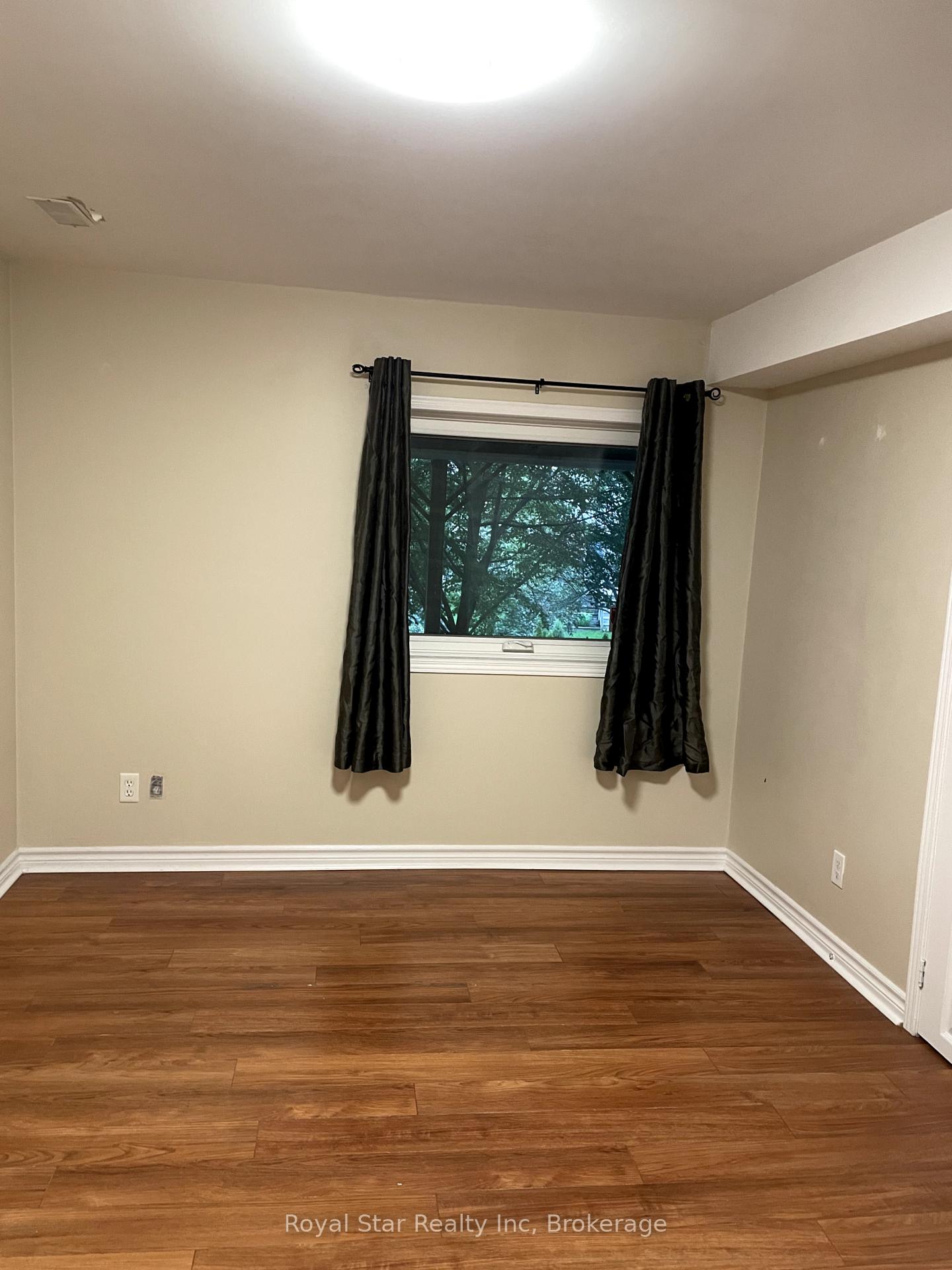 Photo 16 of Unit Basement Apartment, 187 Clair Road, Guelph, Clairfields/Hanlon Business Park — HOMEH