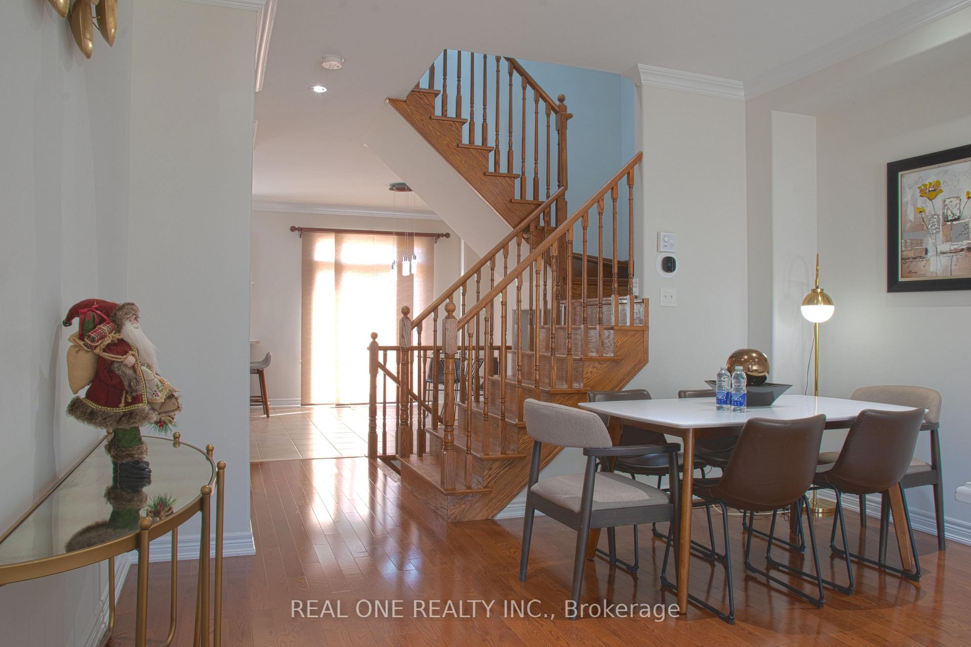 Photo 3 of 9 Lundigan Drive, Georgina, Keswick South — HOMEH