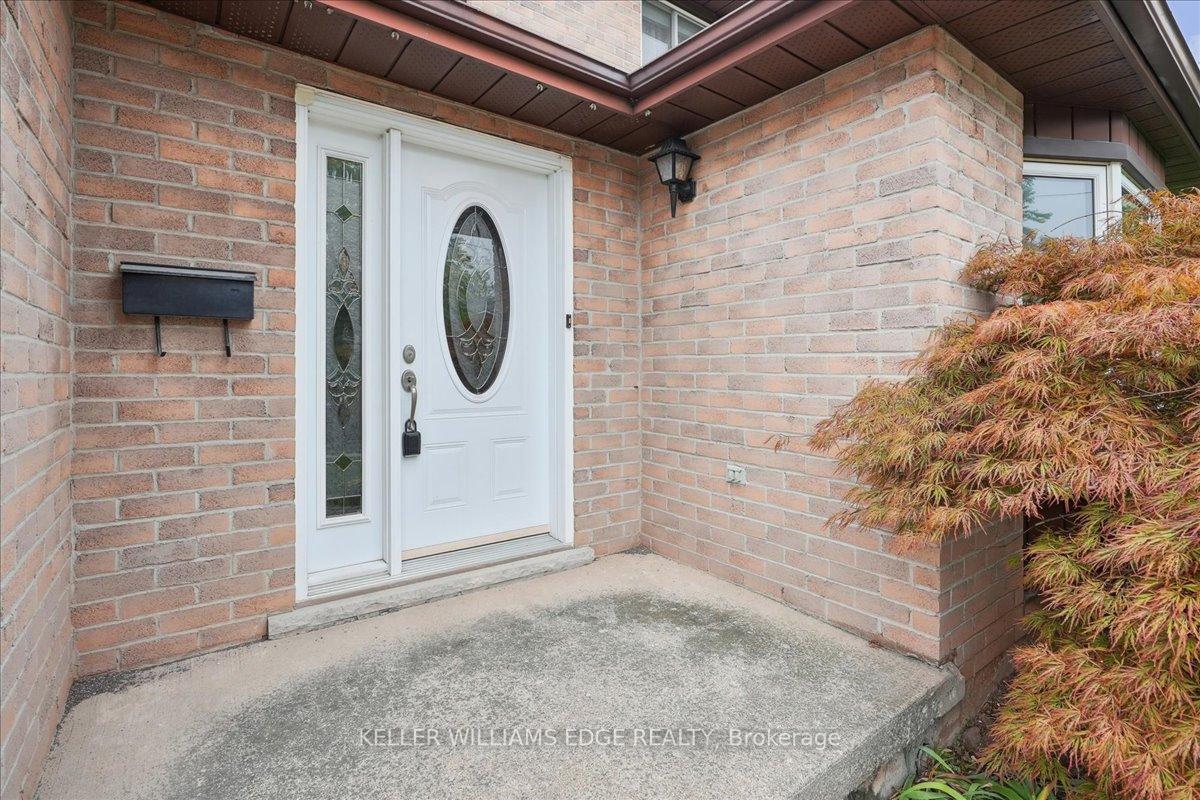 Photo 4 of 477 Deerhurst Drive, Burlington, Appleby — HOMEH