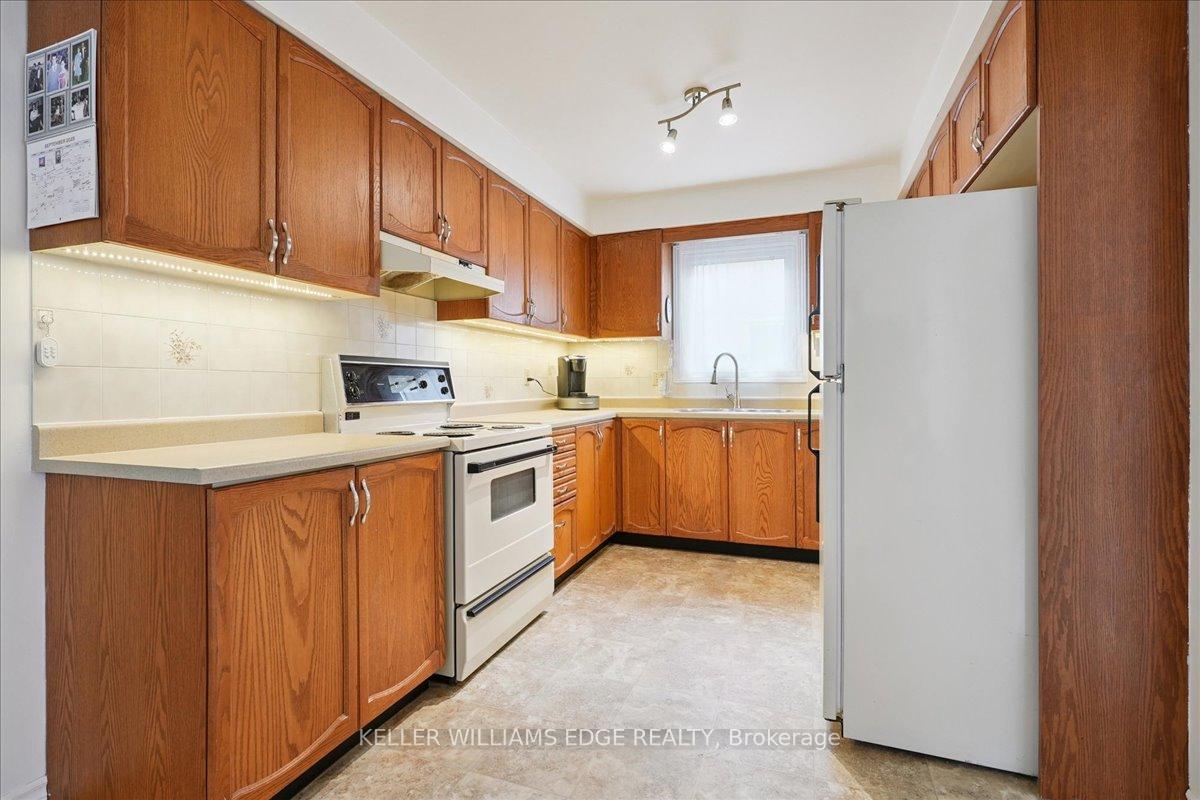 Photo 15 of 477 Deerhurst Drive, Burlington, Appleby — HOMEH
