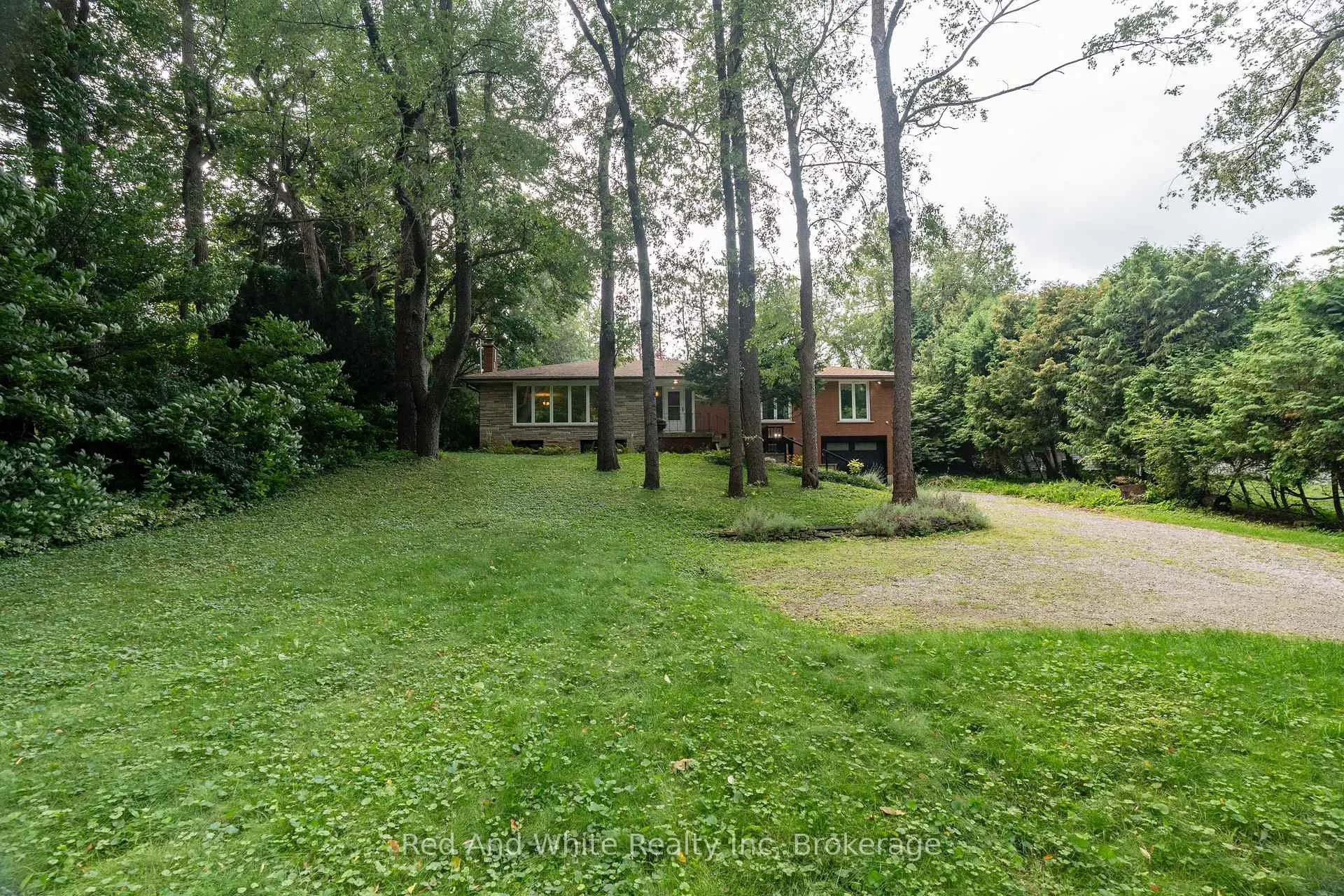 Photo 3 of 346 Jerseyville Road W, Hamilton, Ancaster — HOMEH