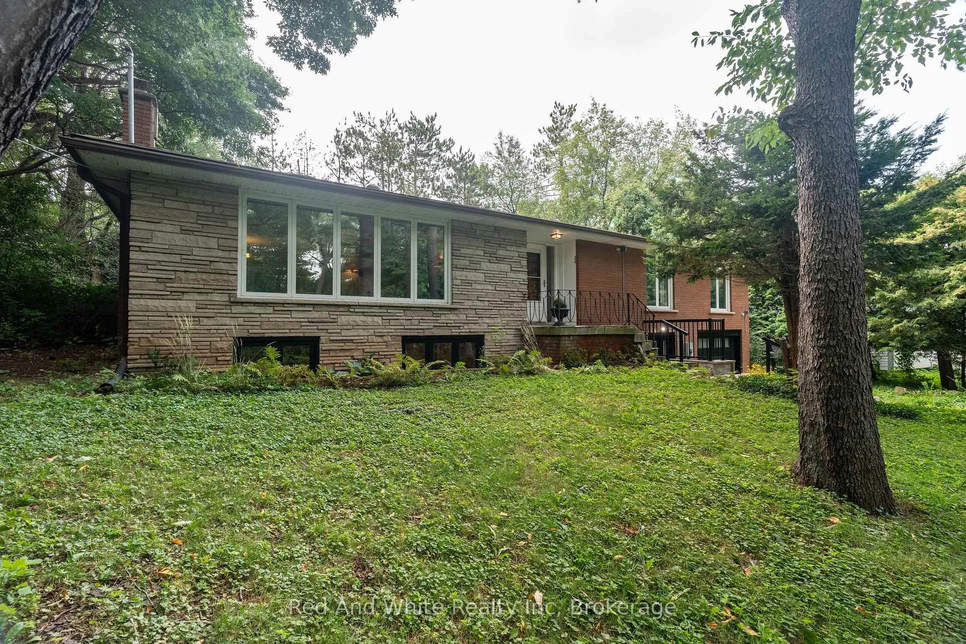 Photo 5 of 346 Jerseyville Road W, Hamilton, Ancaster — HOMEH