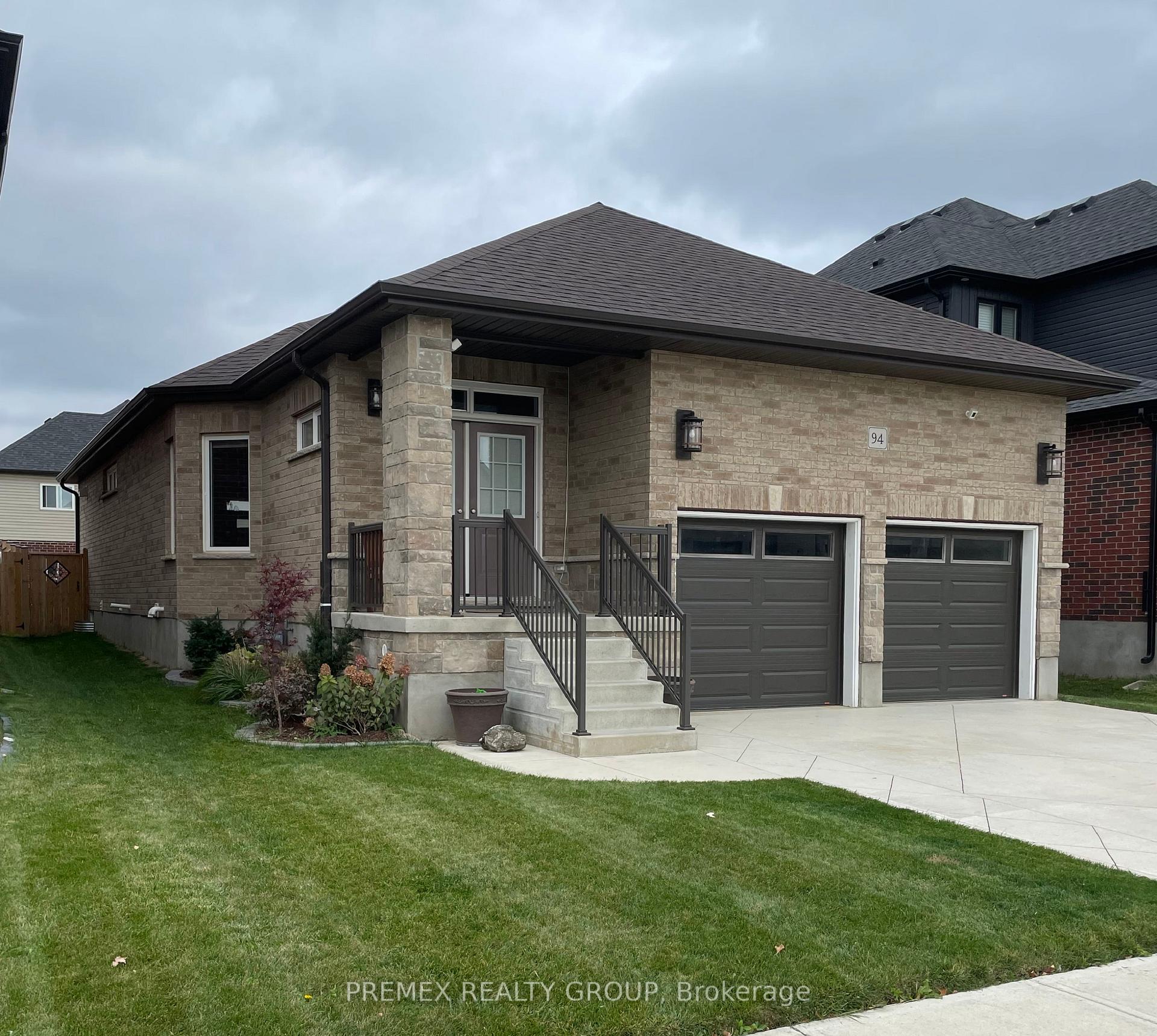 Photo 2 of 94 Arlington Parkway, Brant, Paris — HOMEH