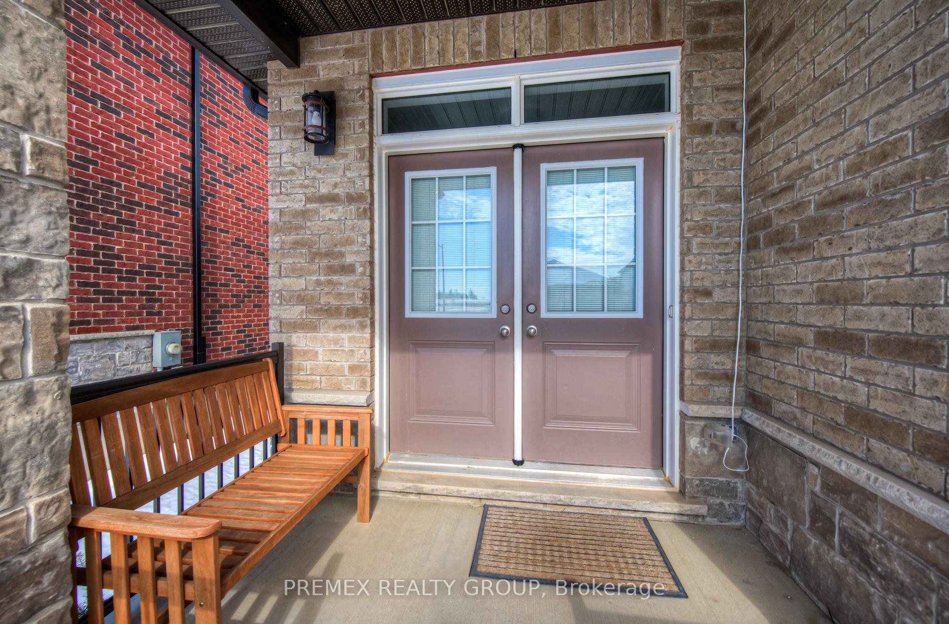 Photo 3 of 94 Arlington Parkway, Brant, Paris — HOMEH