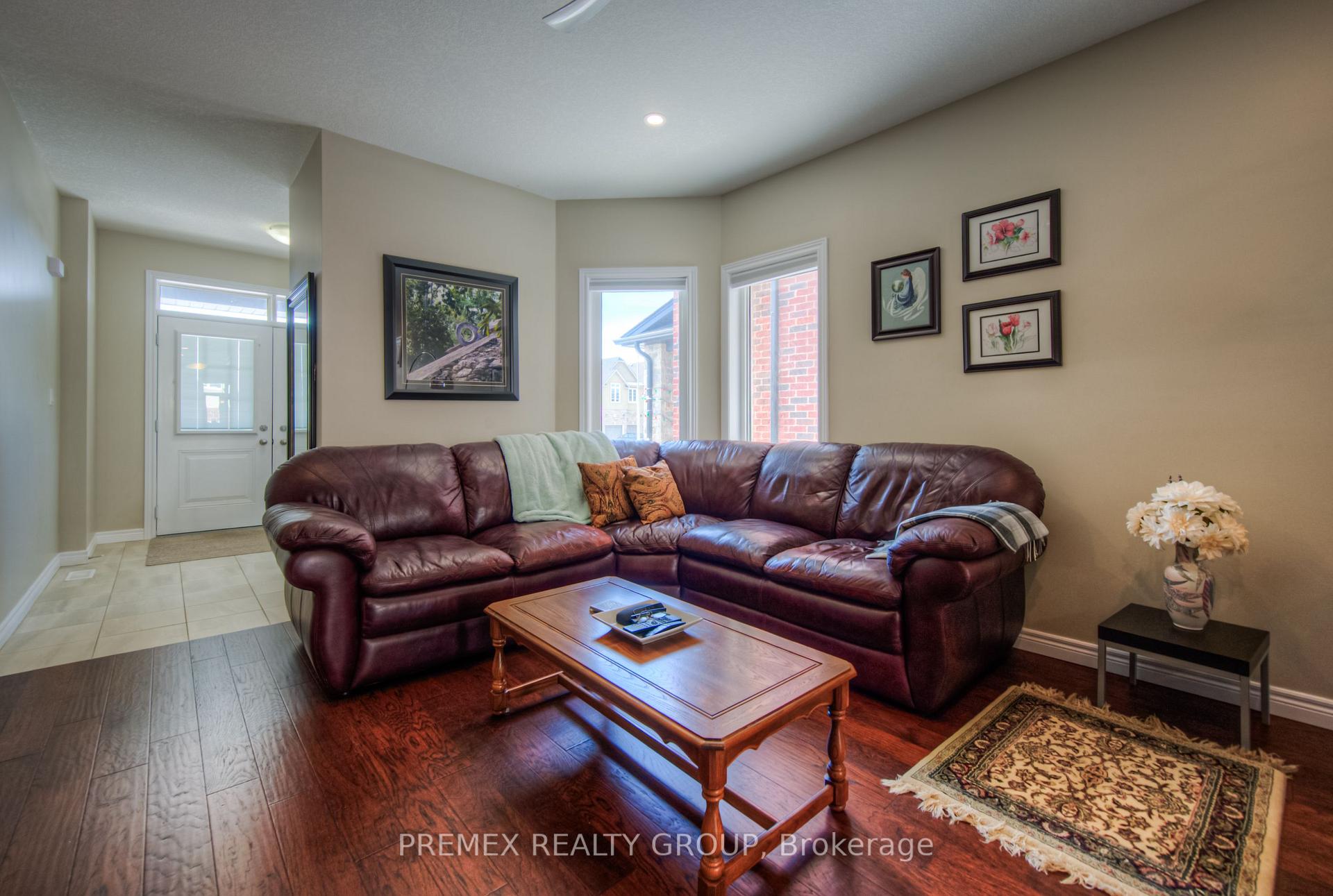 Photo 5 of 94 Arlington Parkway, Brant, Paris — HOMEH