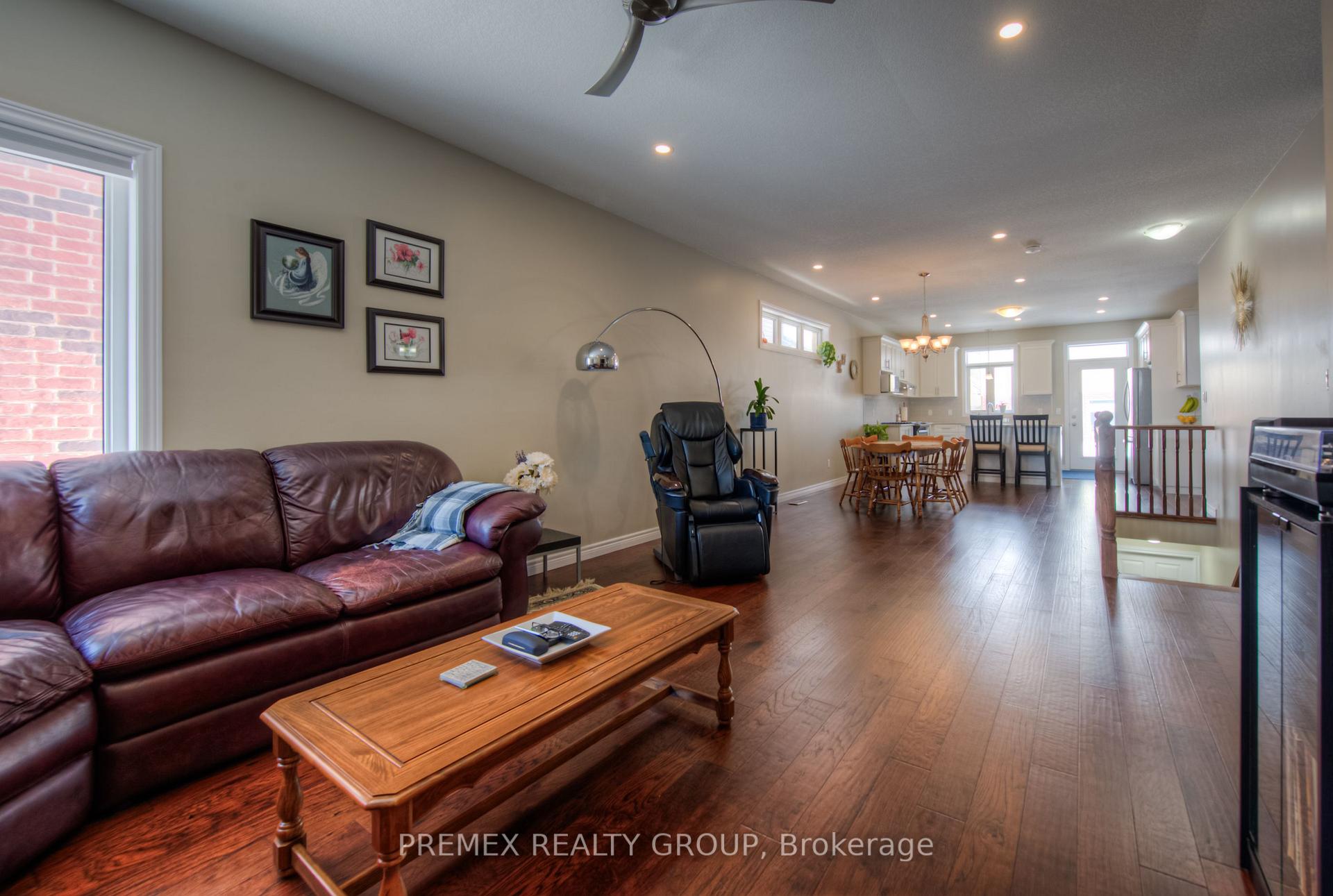 Photo 6 of 94 Arlington Parkway, Brant, Paris — HOMEH