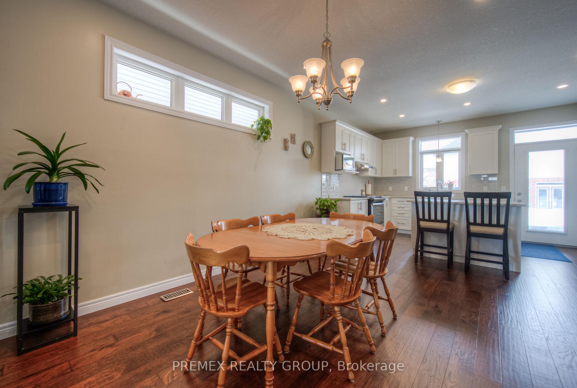 Photo 7 of 94 Arlington Parkway, Brant, Paris — HOMEH