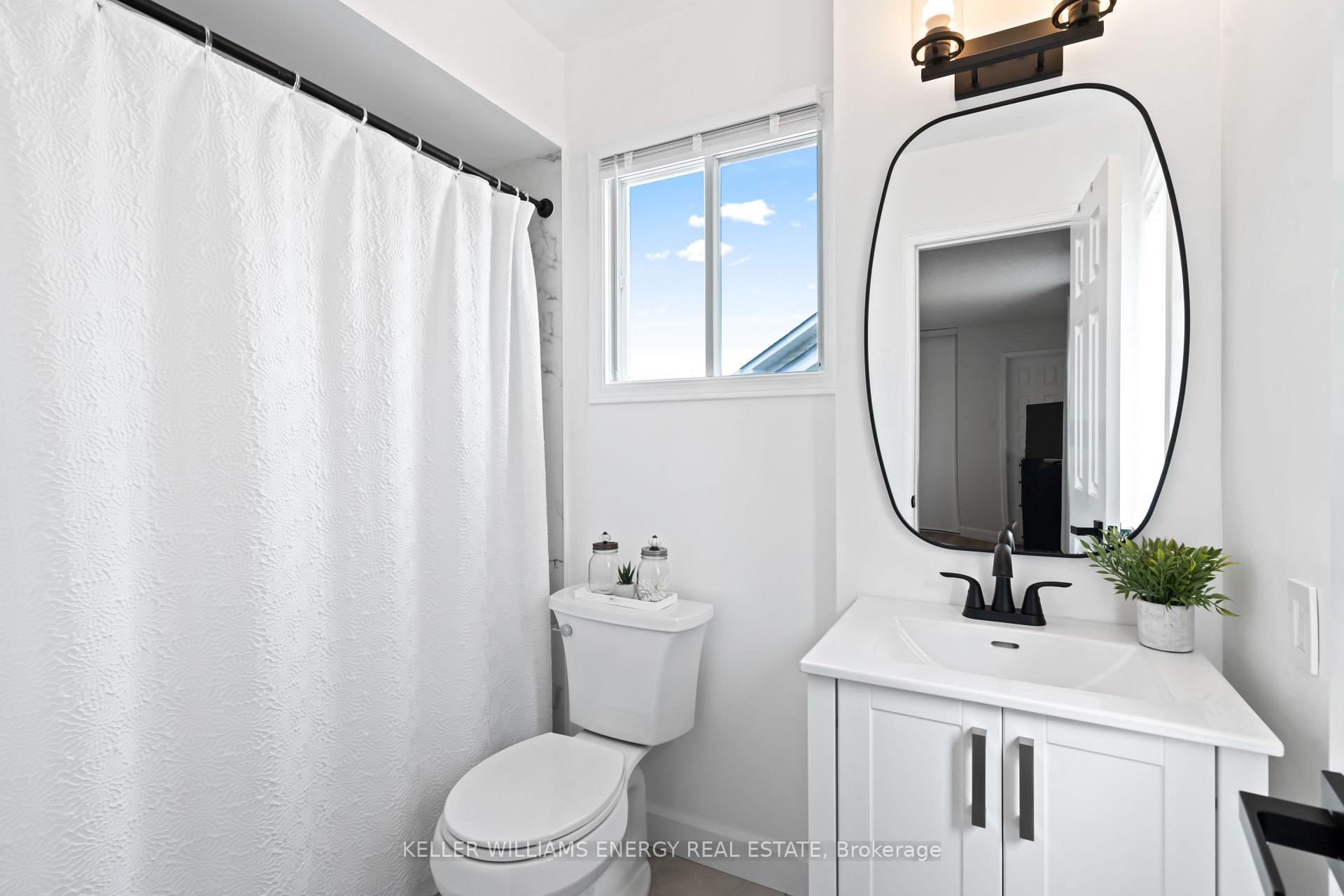 Photo 19 of 55 Strathmanor Drive, Clarington, Bowmanville — HOMEH