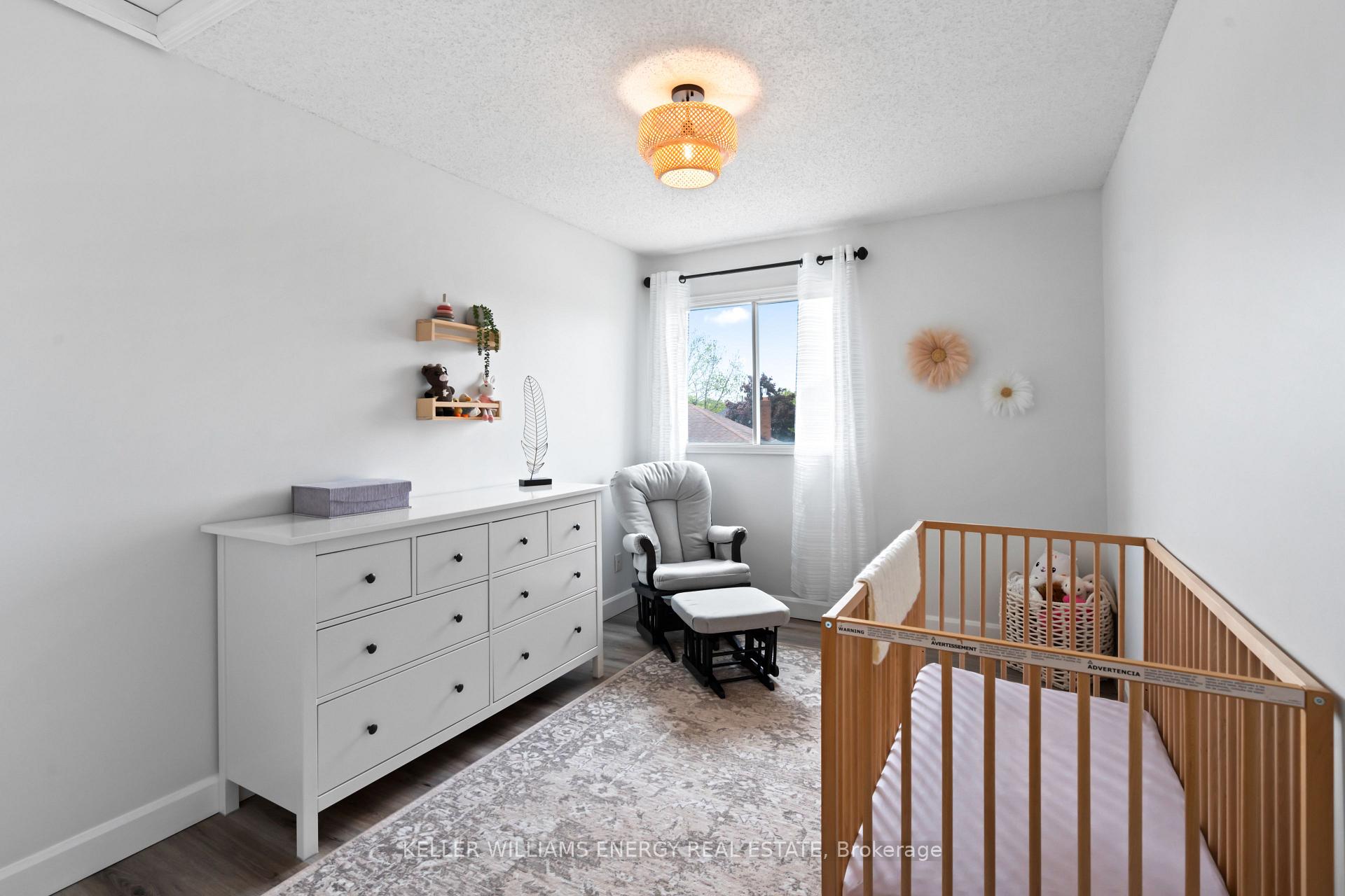 Photo 22 of 55 Strathmanor Drive, Clarington, Bowmanville — HOMEH