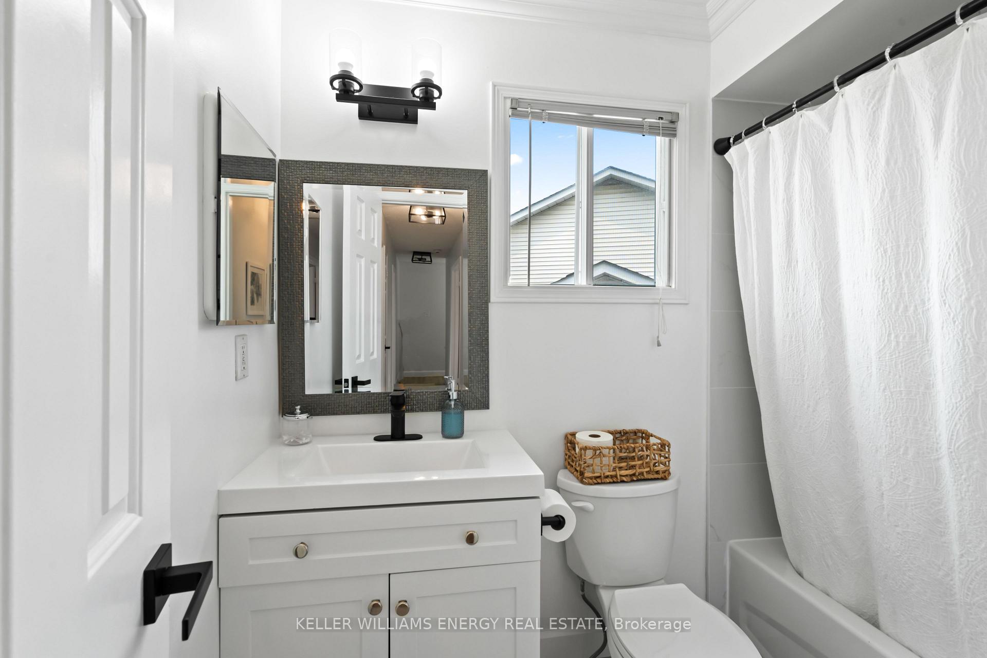 Photo 24 of 55 Strathmanor Drive, Clarington, Bowmanville — HOMEH