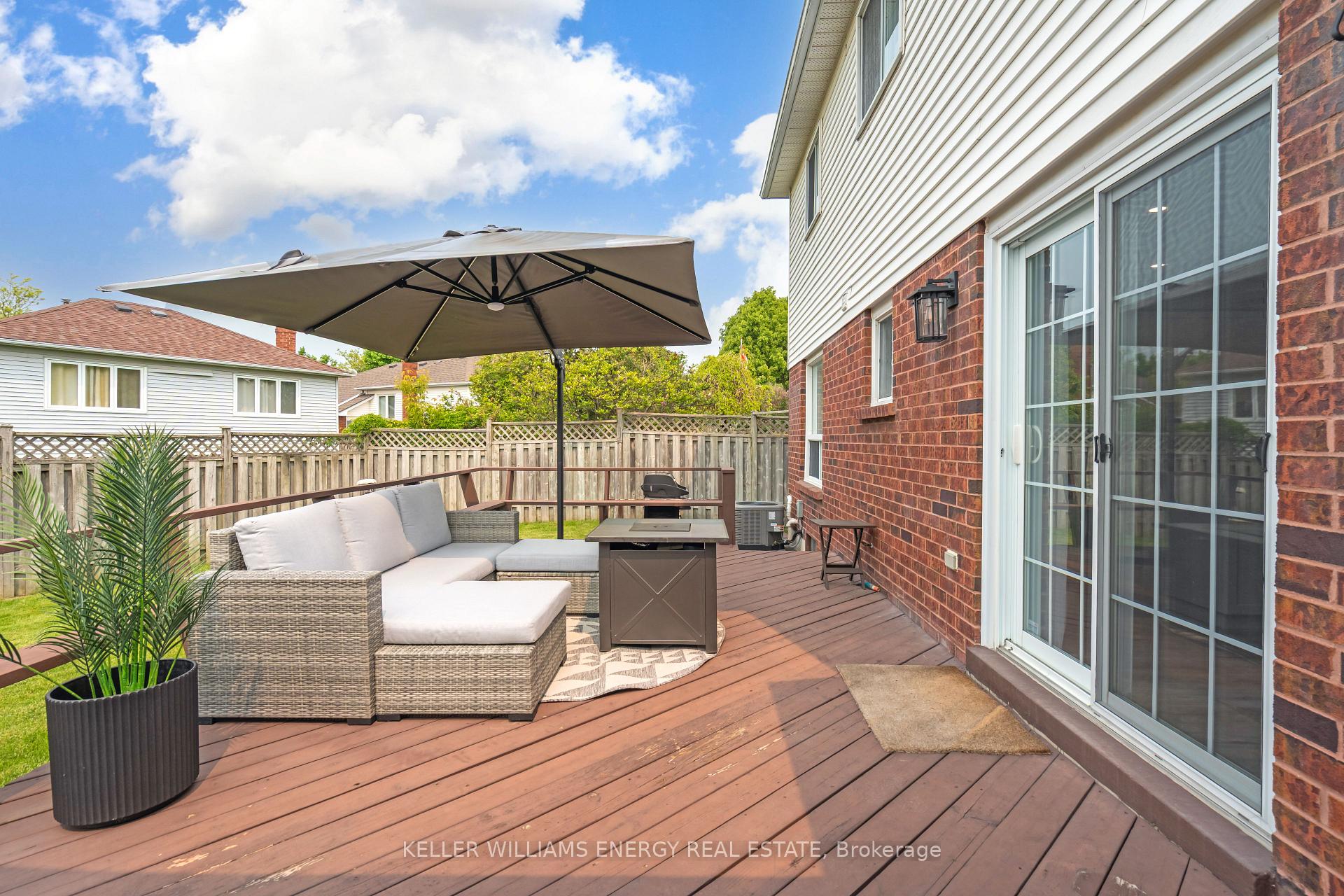 Photo 29 of 55 Strathmanor Drive, Clarington, Bowmanville — HOMEH