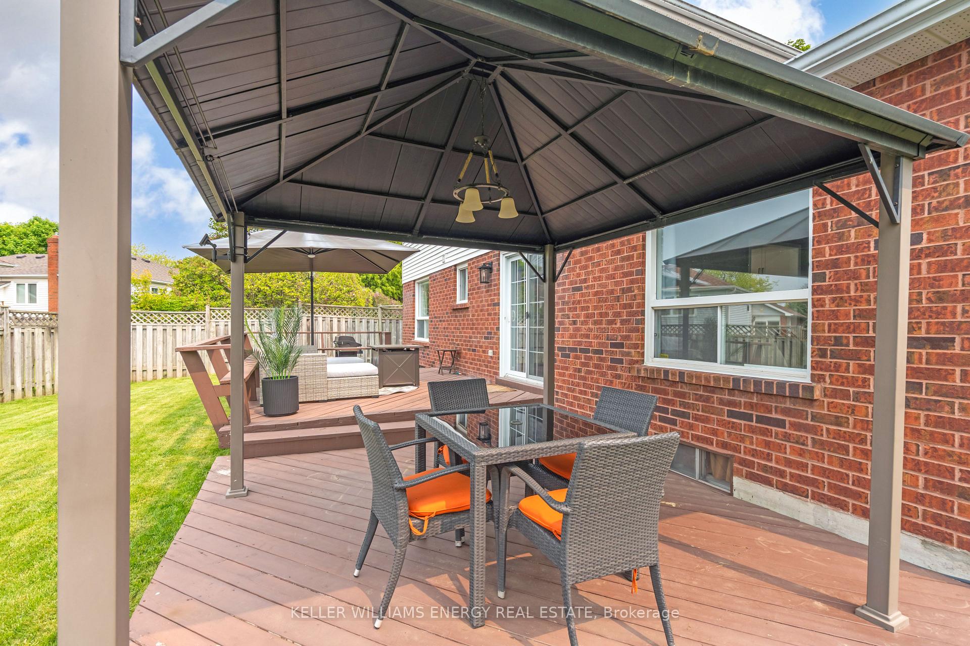 Photo 30 of 55 Strathmanor Drive, Clarington, Bowmanville — HOMEH