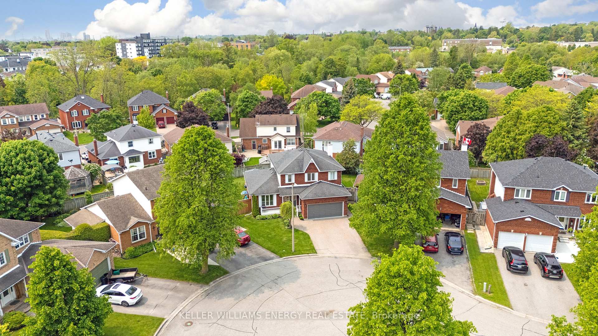 Photo 35 of 55 Strathmanor Drive, Clarington, Bowmanville — HOMEH