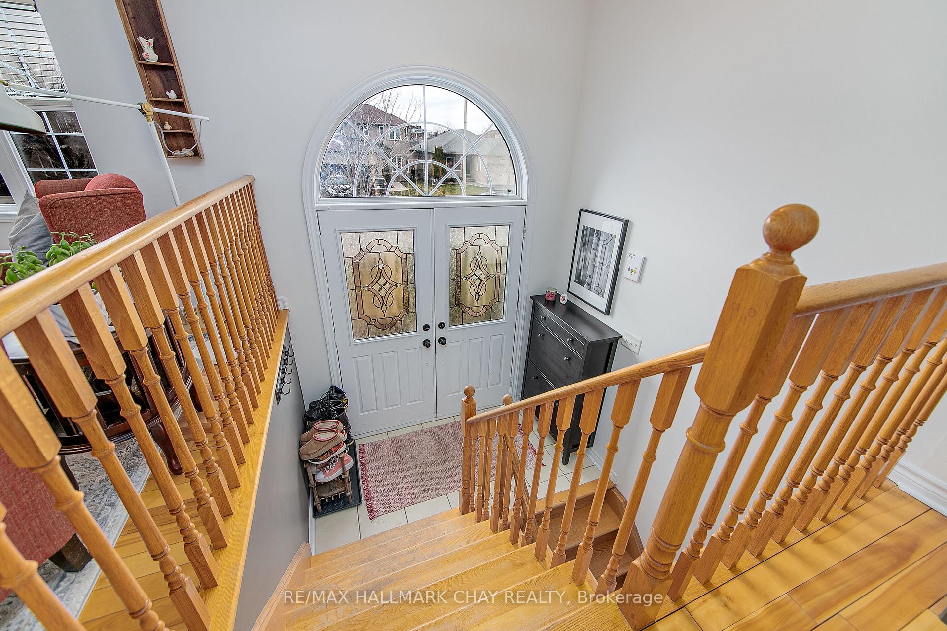 Photo 2 of 31 Esther Drive, Barrie, Painswick South — HOMEH