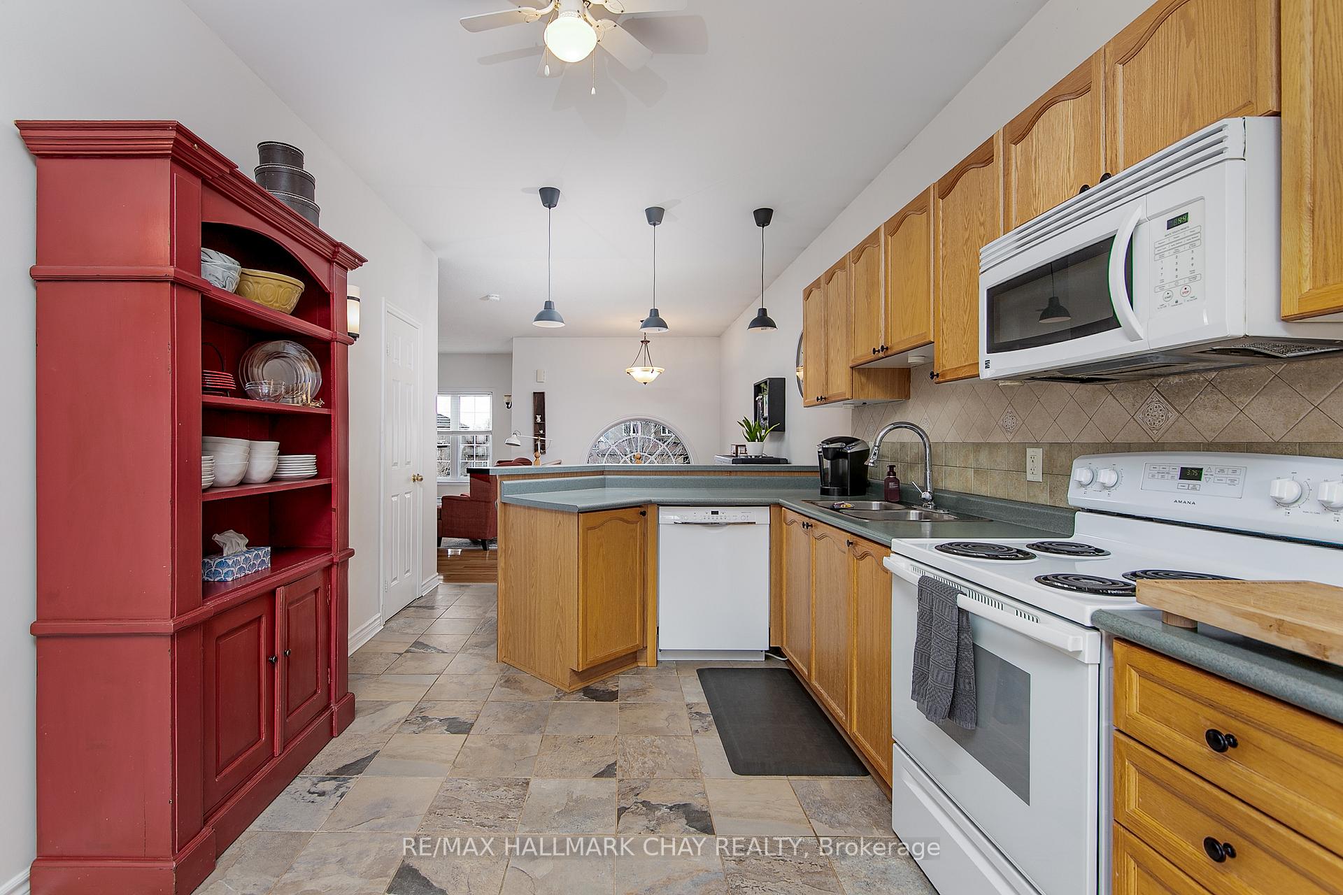 Photo 9 of 31 Esther Drive, Barrie, Painswick South — HOMEH