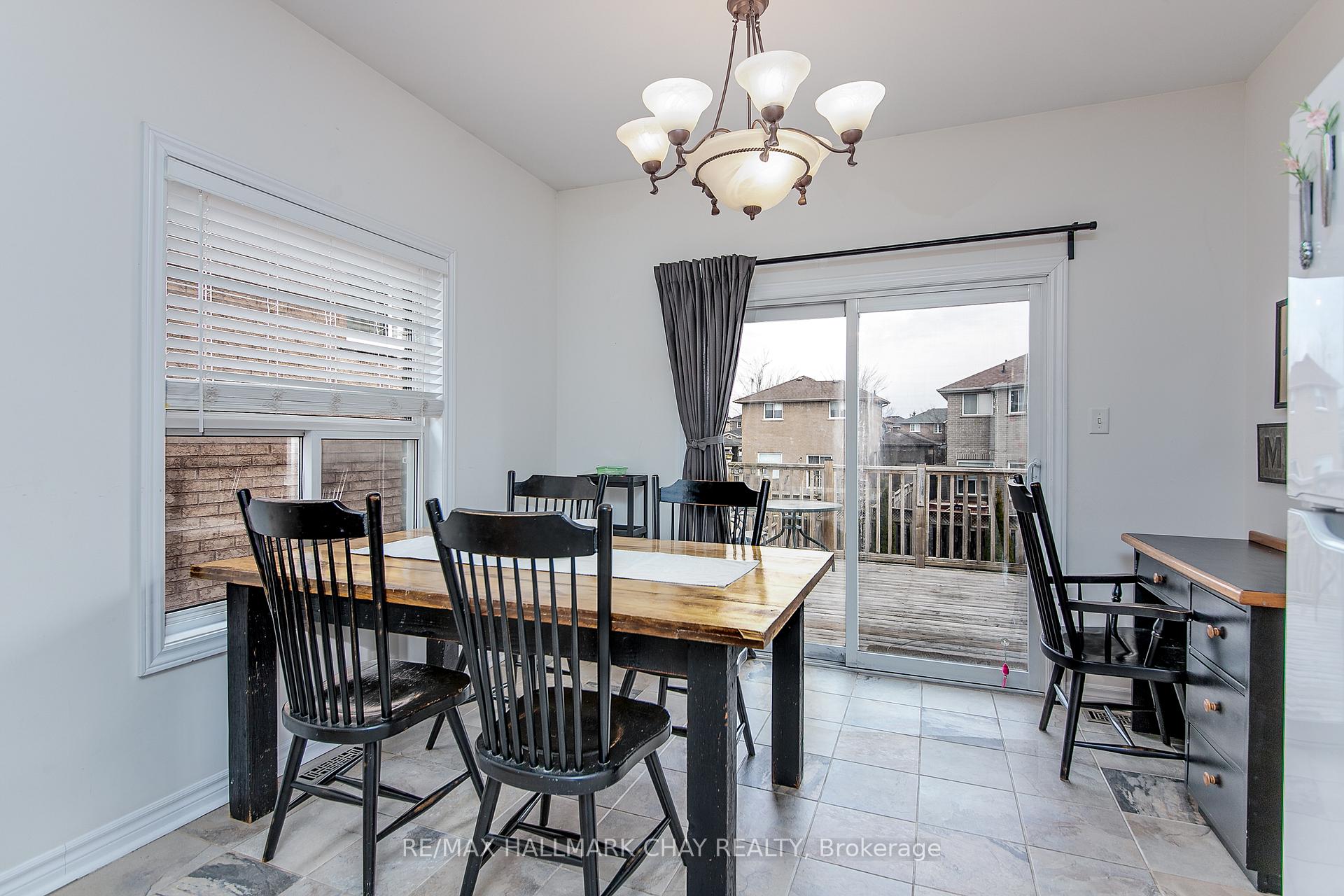 Photo 10 of 31 Esther Drive, Barrie, Painswick South — HOMEH