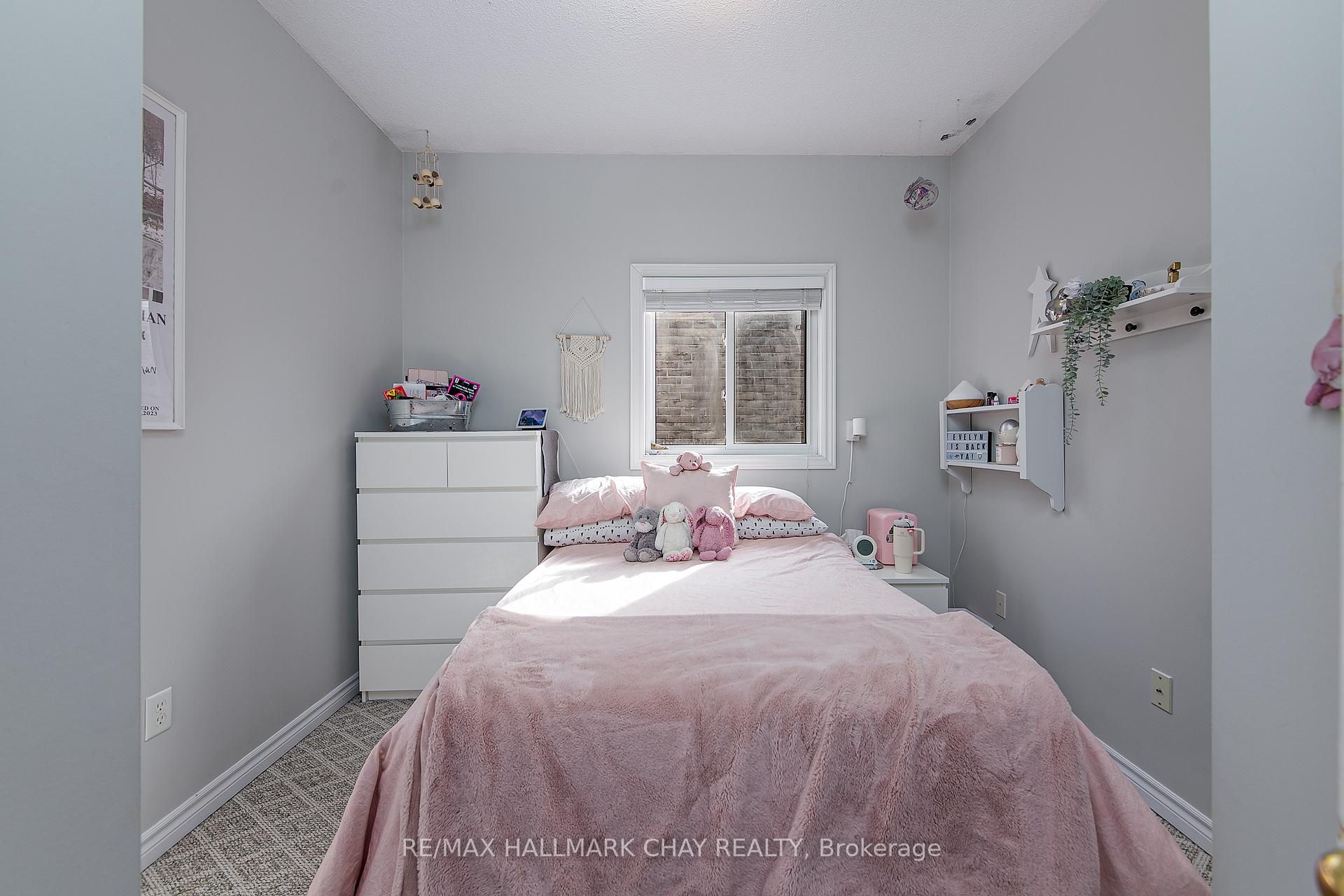 Photo 14 of 31 Esther Drive, Barrie, Painswick South — HOMEH