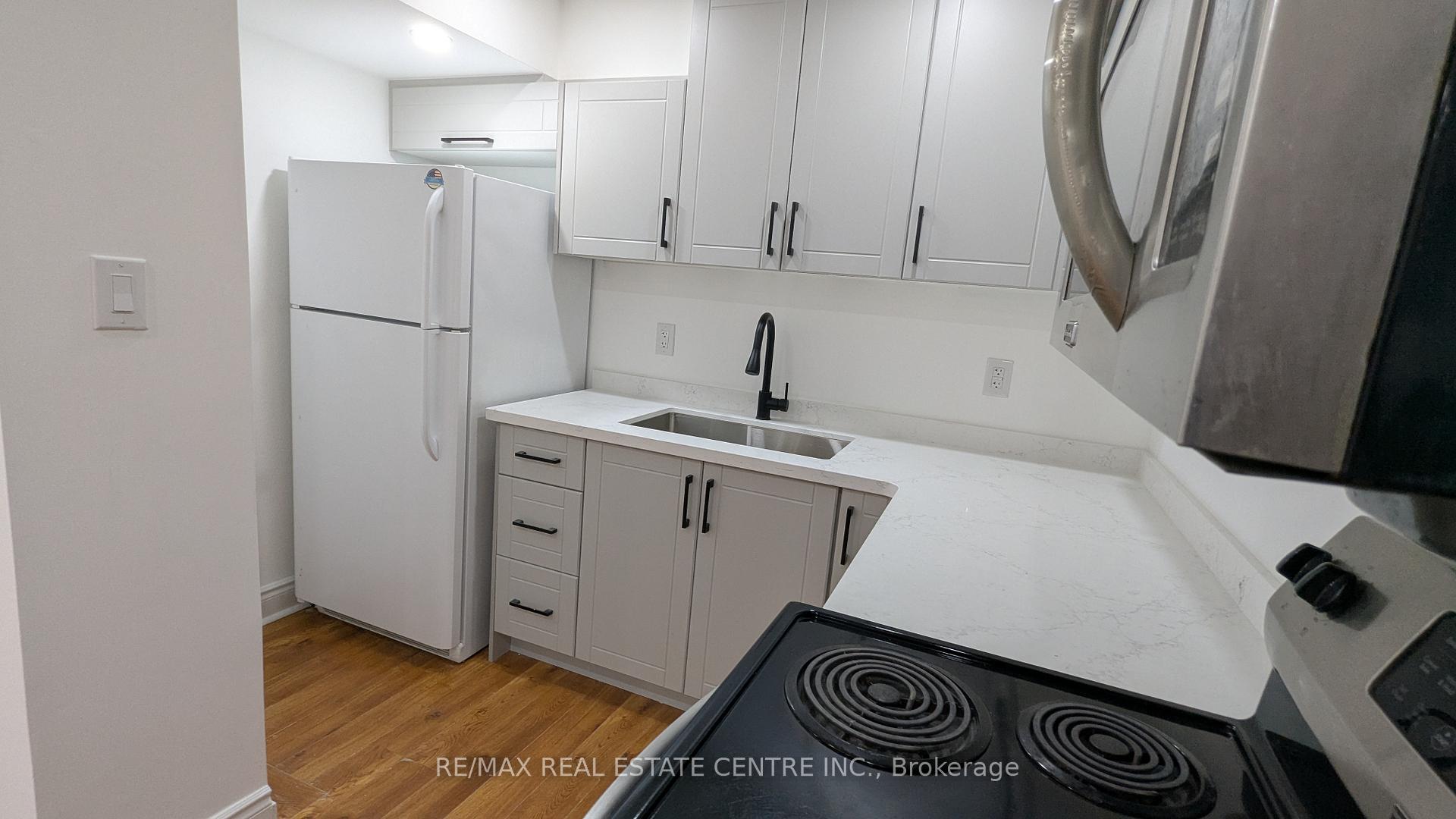 Photo 8 of Unit Basement, 21 Summerdale Crescent, Brampton, Fletcher's Meadow — HOMEH