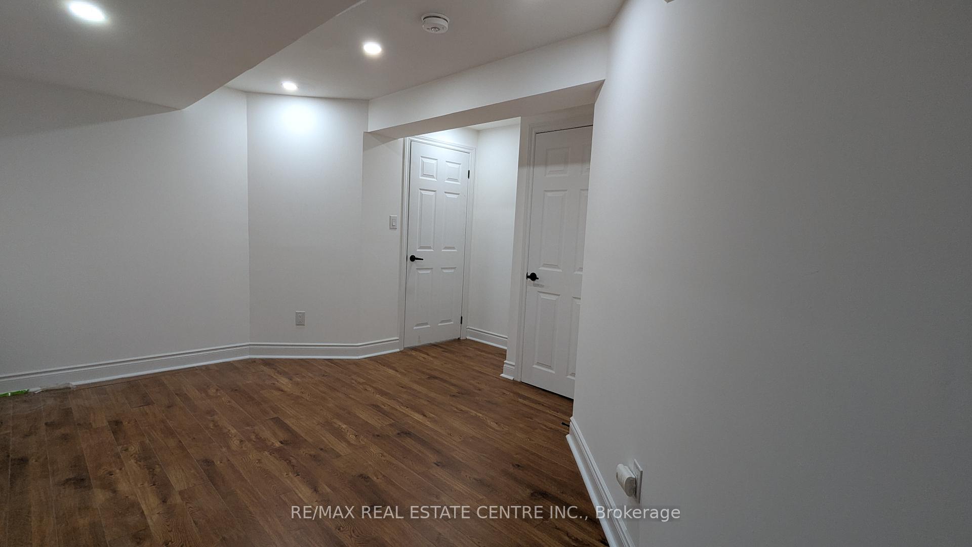 Photo 10 of Unit Basement, 21 Summerdale Crescent, Brampton, Fletcher's Meadow — HOMEH