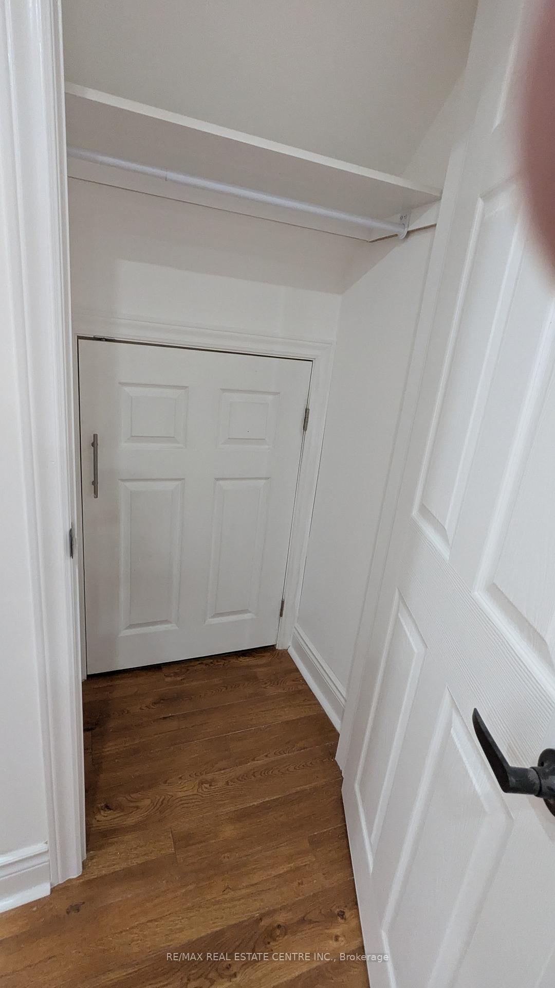 Photo 11 of Unit Basement, 21 Summerdale Crescent, Brampton, Fletcher's Meadow — HOMEH