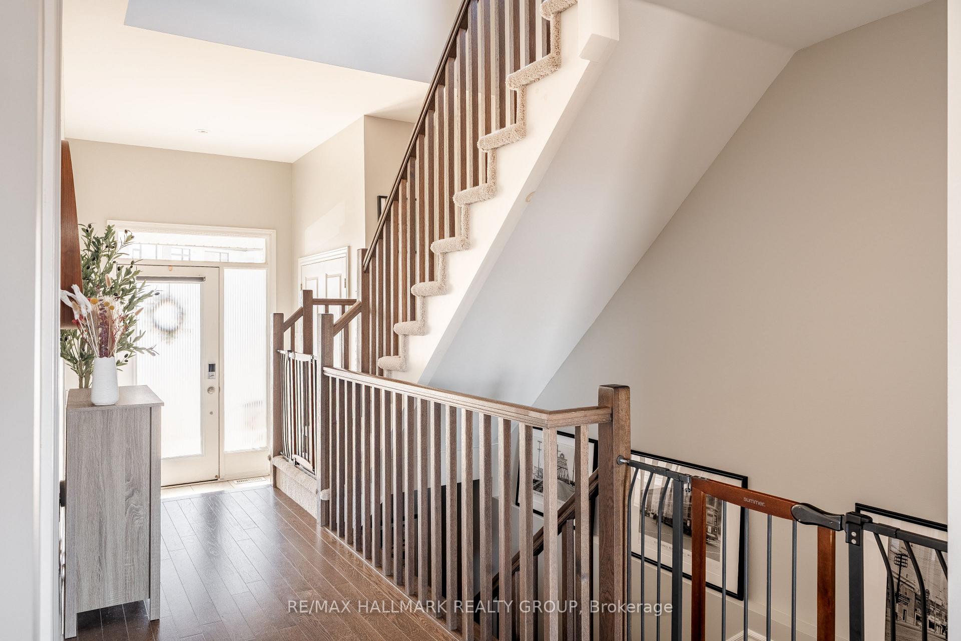 Photo 5 of 128 Larimar Circle, Ottawa, Riverside South/Gloucester Glen — HOMEH