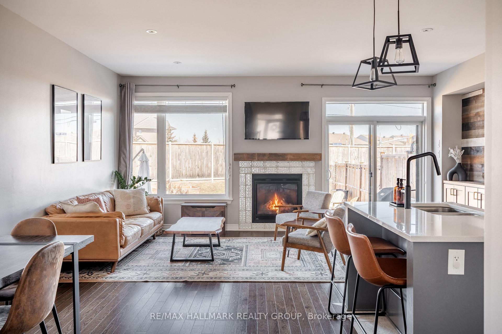 Photo 7 of 128 Larimar Circle, Ottawa, Riverside South/Gloucester Glen — HOMEH