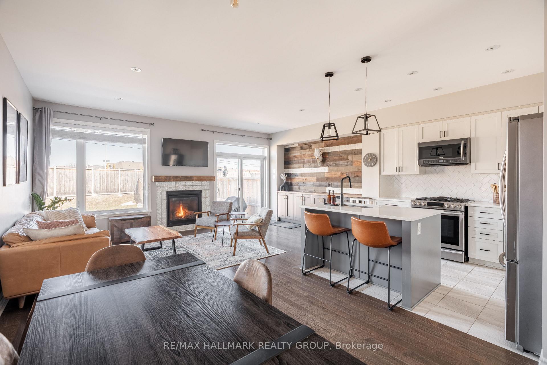Photo 8 of 128 Larimar Circle, Ottawa, Riverside South/Gloucester Glen — HOMEH