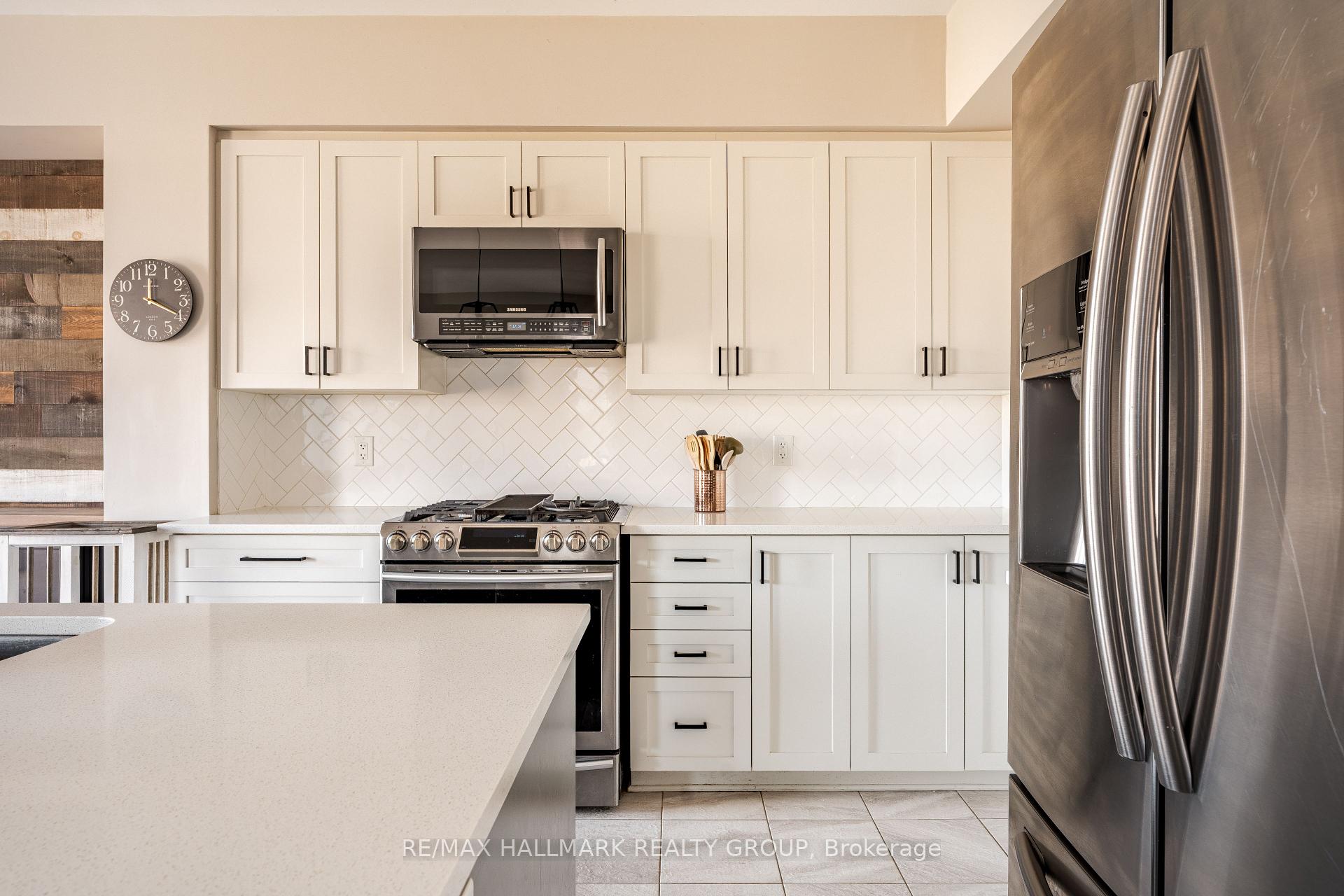 Photo 17 of 128 Larimar Circle, Ottawa, Riverside South/Gloucester Glen — HOMEH