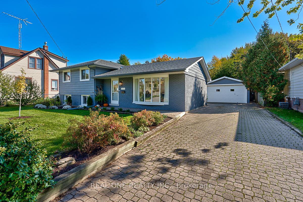 Photo 1 of 4524 Longmoor Drive, Burlington, Shoreacres — HOMEH