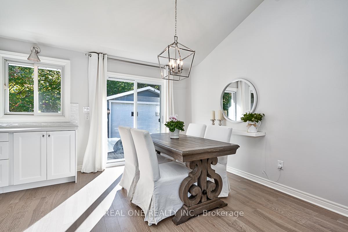 Photo 7 of 4524 Longmoor Drive, Burlington, Shoreacres — HOMEH