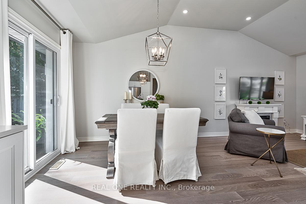 Photo 8 of 4524 Longmoor Drive, Burlington, Shoreacres — HOMEH