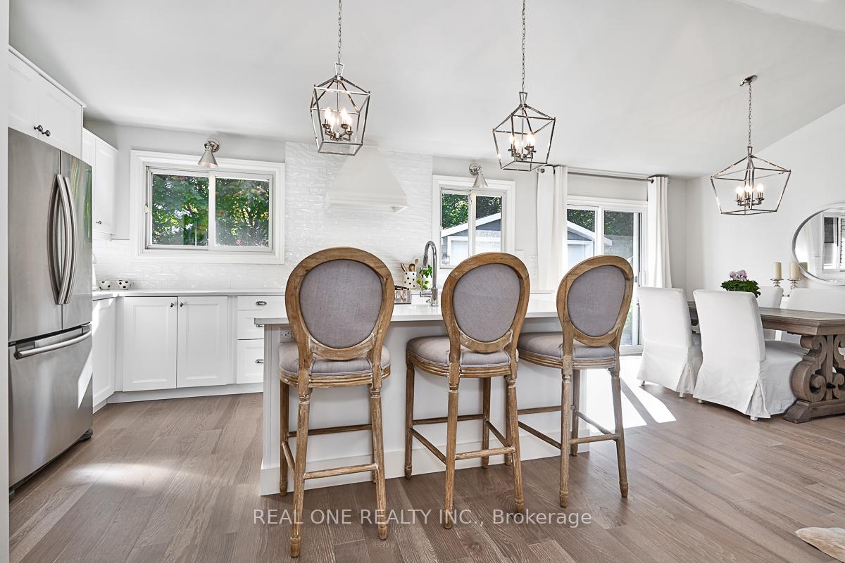 Photo 10 of 4524 Longmoor Drive, Burlington, Shoreacres — HOMEH