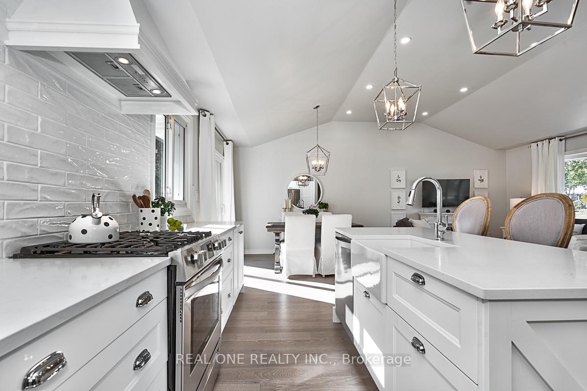 Photo 11 of 4524 Longmoor Drive, Burlington, Shoreacres — HOMEH