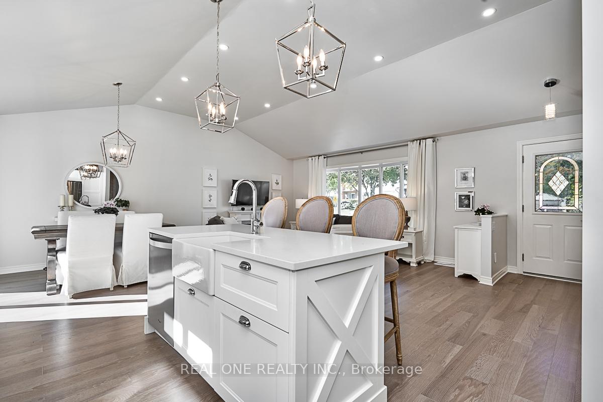 Photo 13 of 4524 Longmoor Drive, Burlington, Shoreacres — HOMEH
