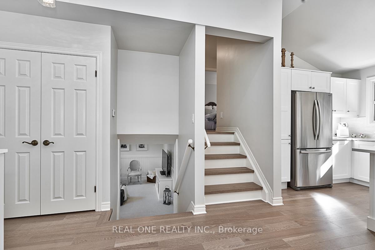 Photo 14 of 4524 Longmoor Drive, Burlington, Shoreacres — HOMEH
