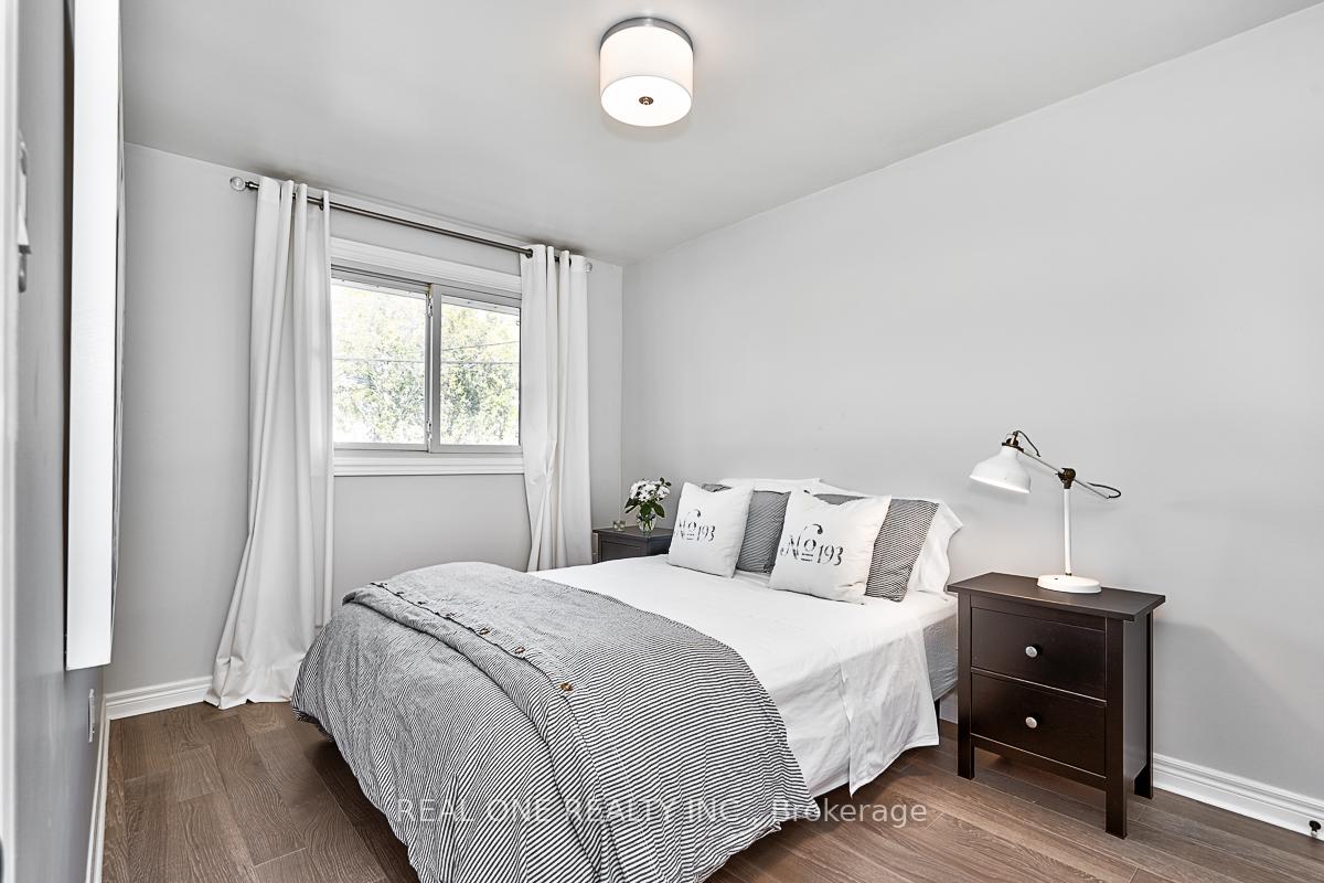 Photo 19 of 4524 Longmoor Drive, Burlington, Shoreacres — HOMEH