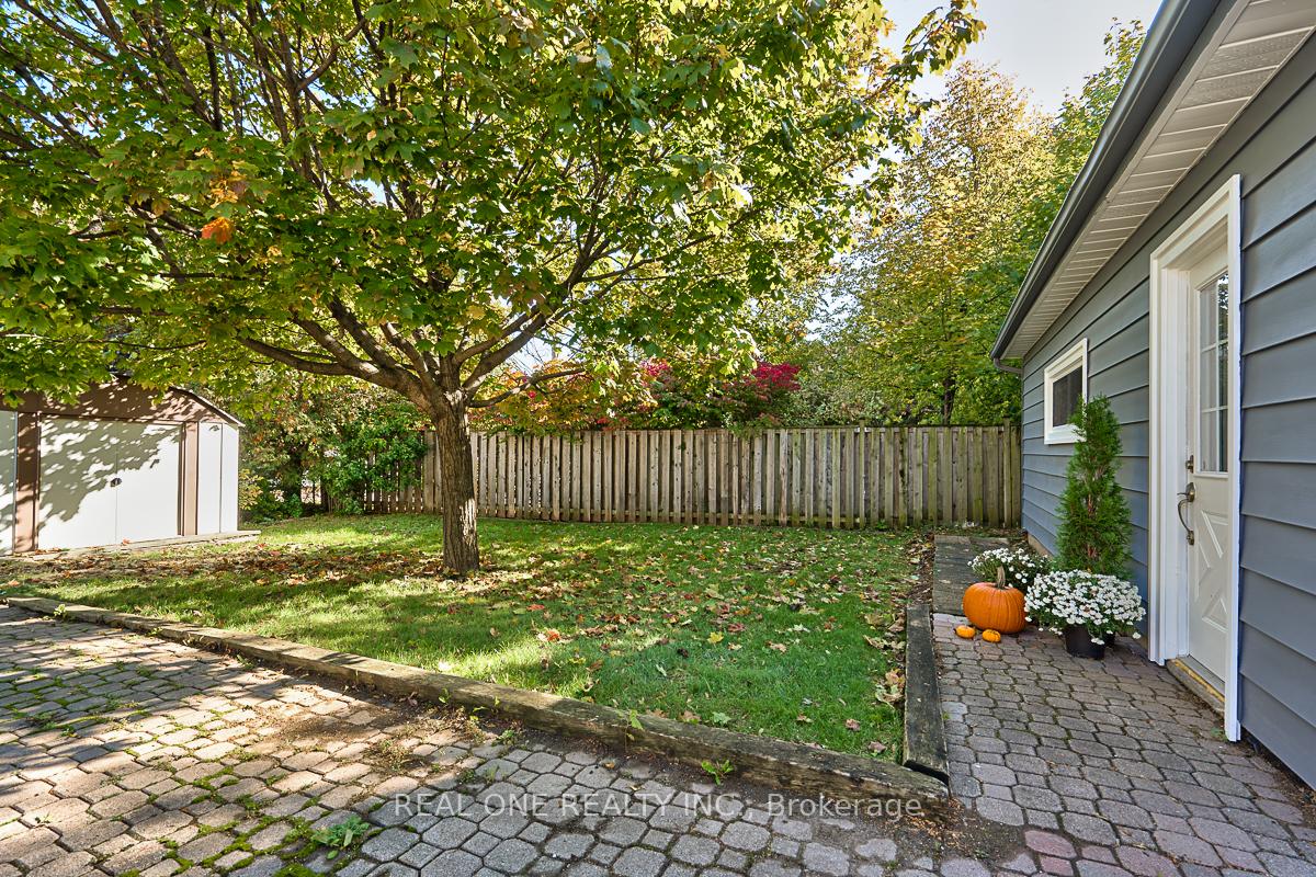 Photo 27 of 4524 Longmoor Drive, Burlington, Shoreacres — HOMEH