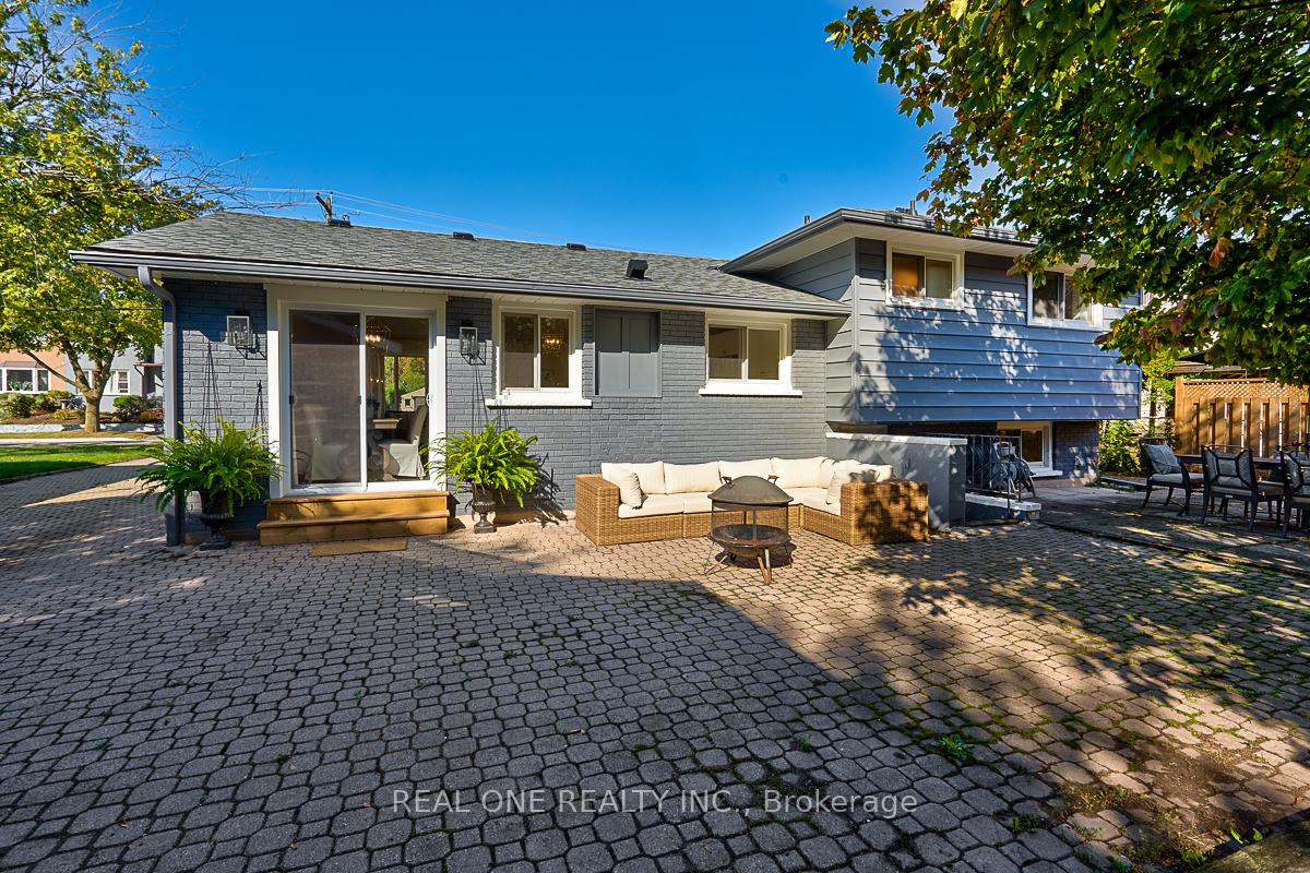 Photo 31 of 4524 Longmoor Drive, Burlington, Shoreacres — HOMEH