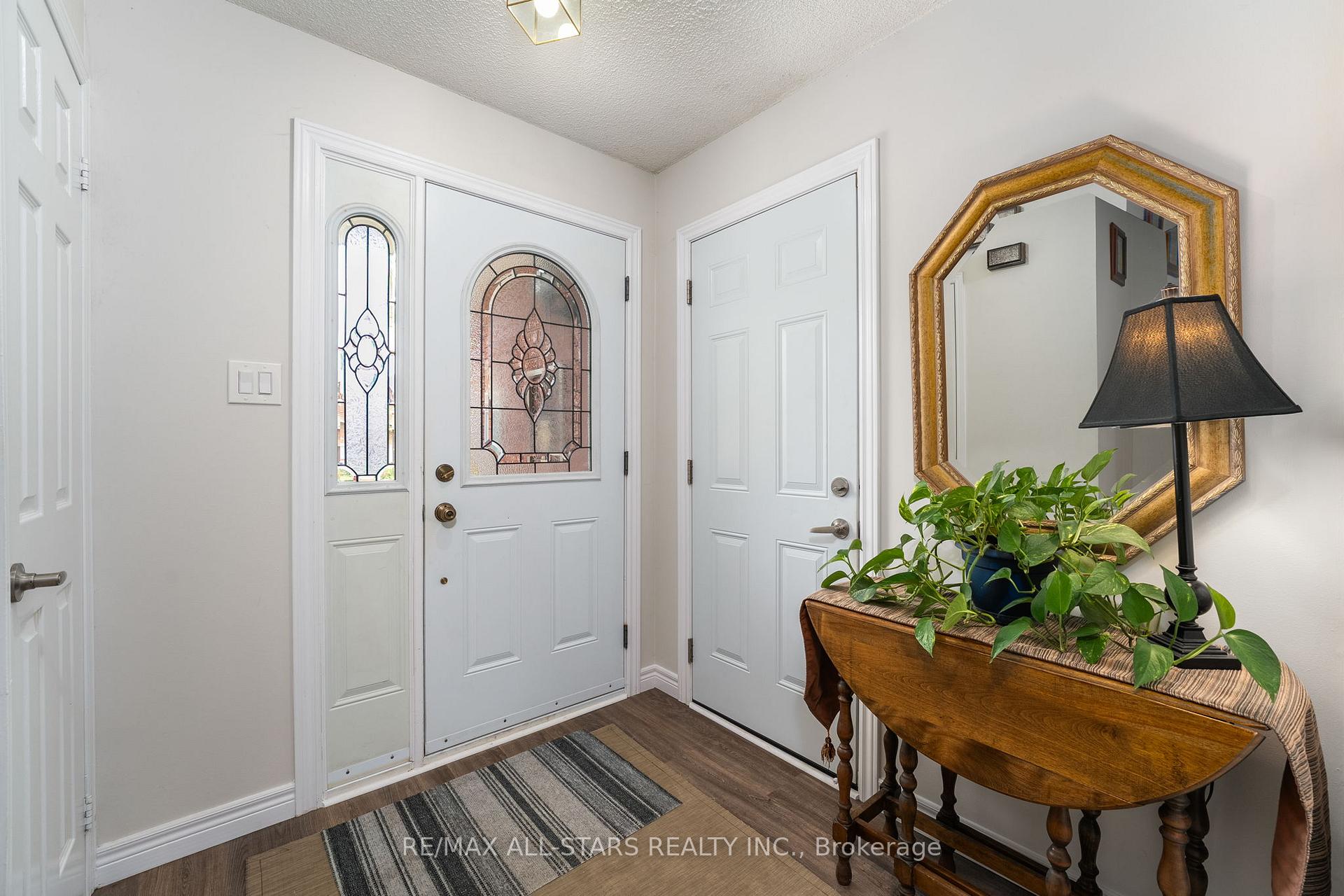 Photo 8 of 10 Skybird Lane, Georgina, Keswick North — HOMEH