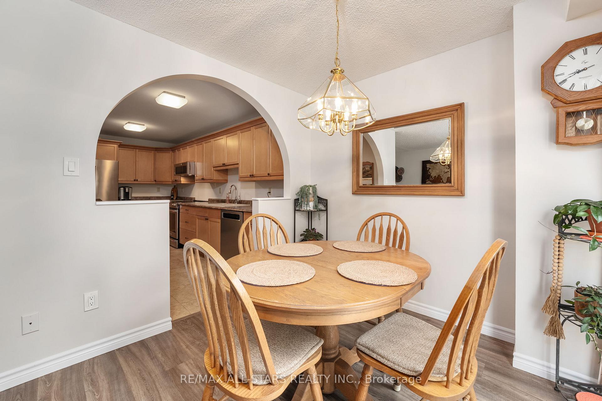 Photo 15 of 10 Skybird Lane, Georgina, Keswick North — HOMEH