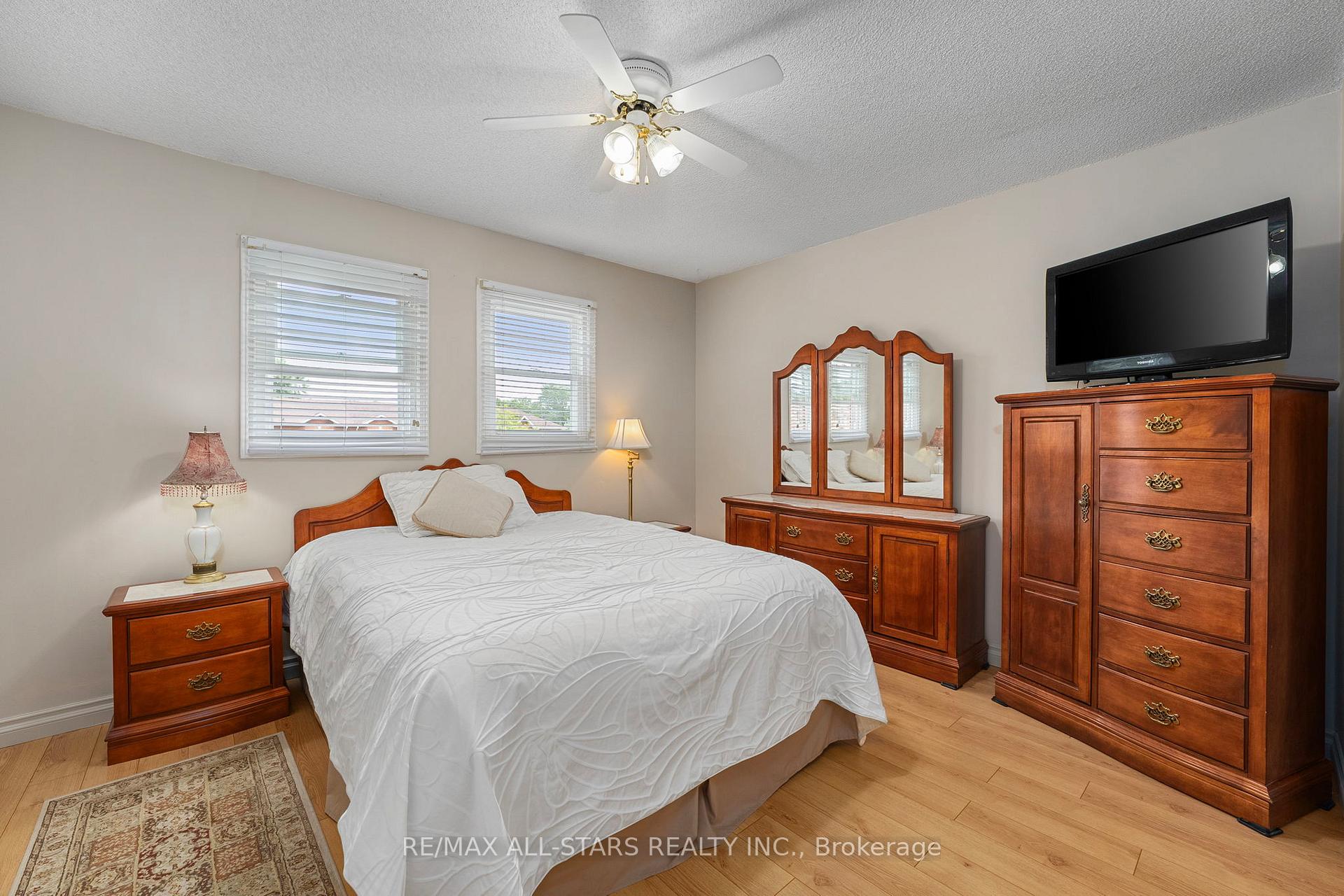 Photo 19 of 10 Skybird Lane, Georgina, Keswick North — HOMEH