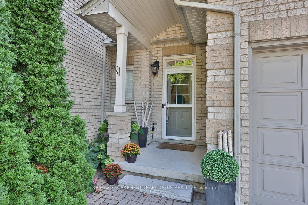 Photo 2 of 2152 Crosswinds Court, Burlington, Rose — HOMEH