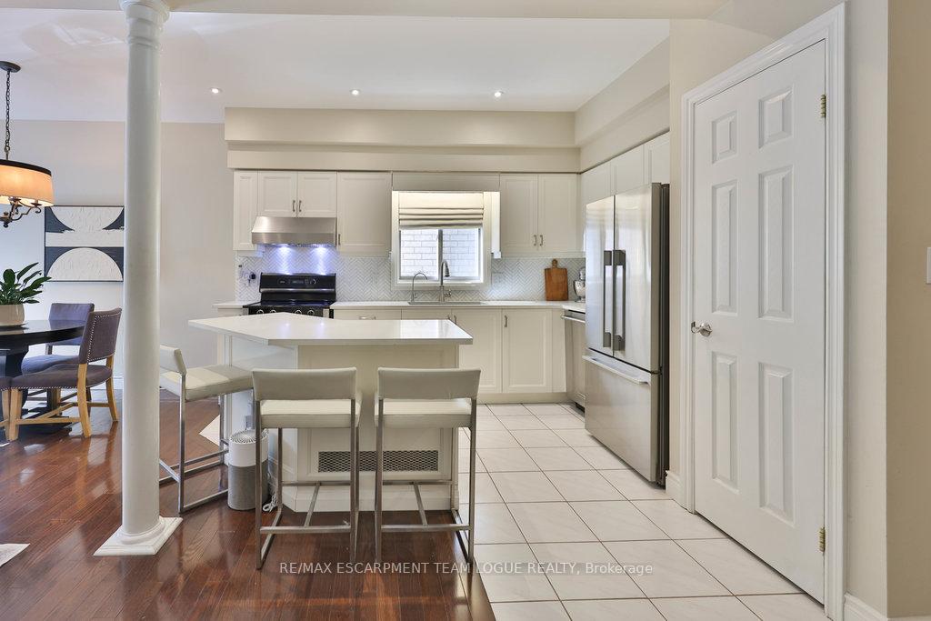 Photo 5 of 2152 Crosswinds Court, Burlington, Rose — HOMEH