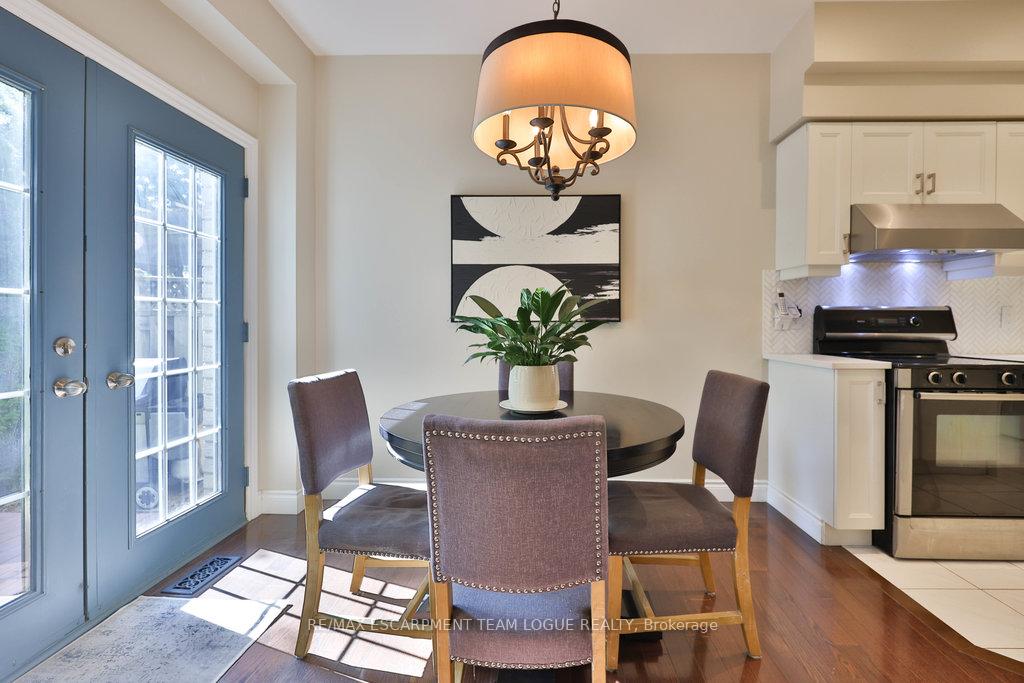 Photo 9 of 2152 Crosswinds Court, Burlington, Rose — HOMEH
