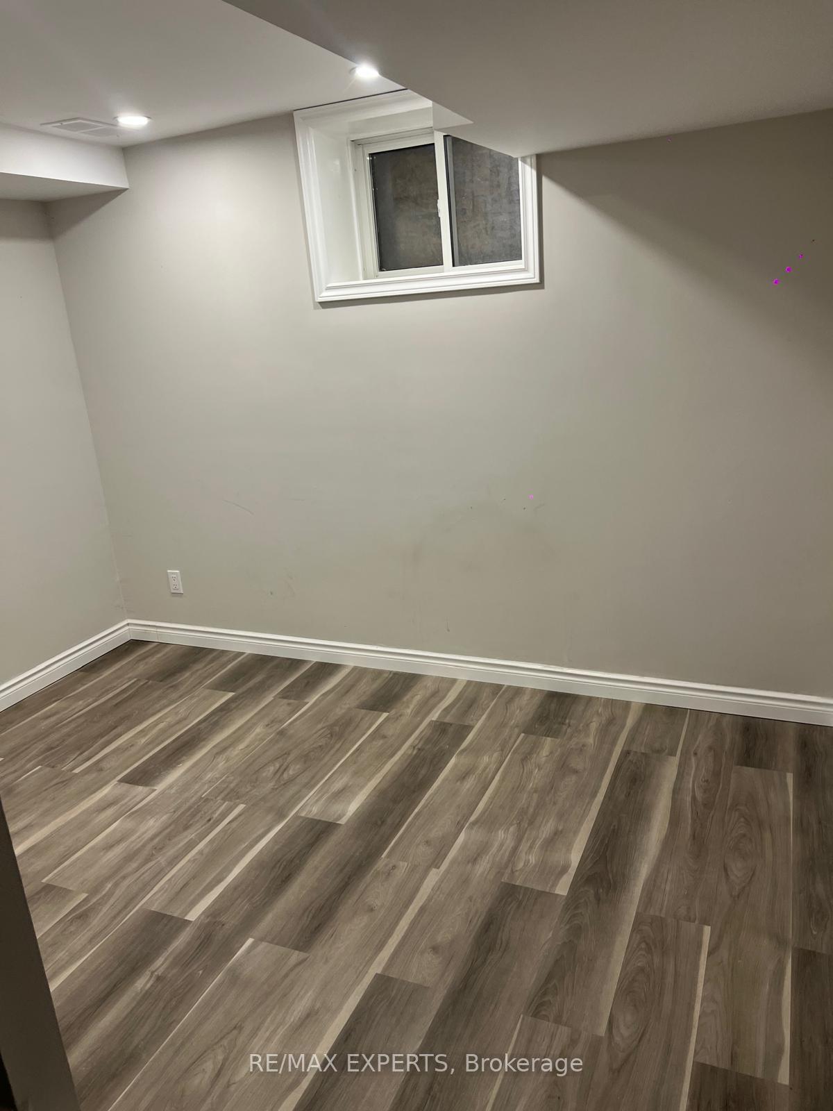 Photo 3 of Unit Bsmt, 30 Martindale Crescent, Brampton, Bram West — HOMEH