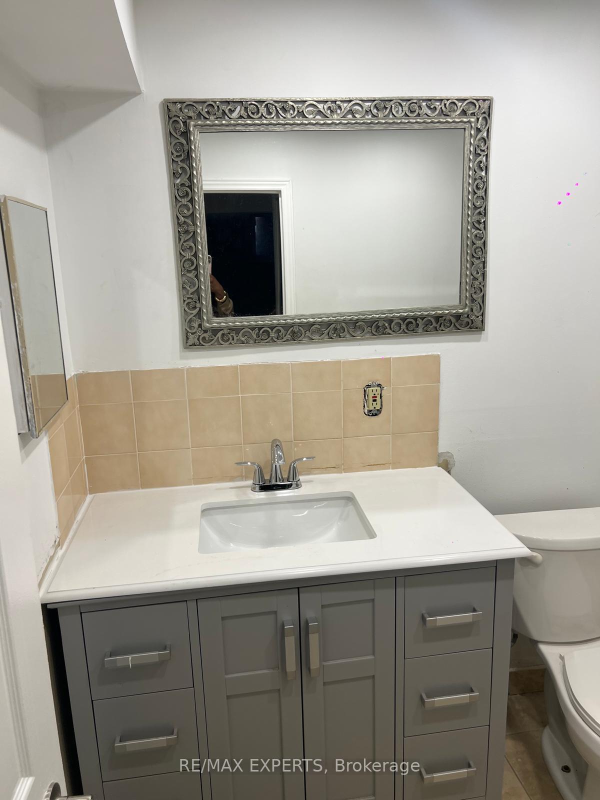 Photo 5 of Unit Bsmt, 30 Martindale Crescent, Brampton, Bram West — HOMEH