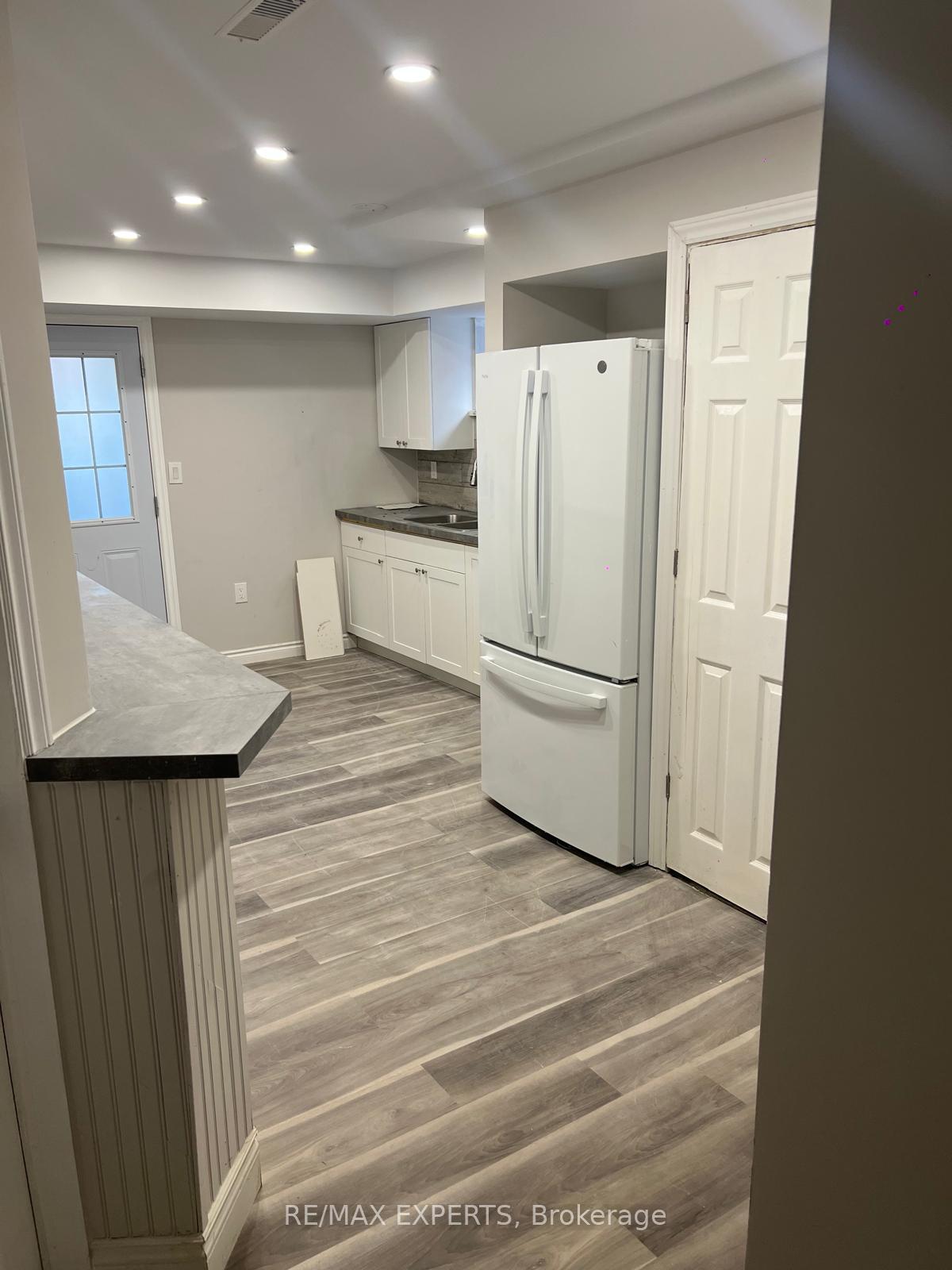 Photo 7 of Unit Bsmt, 30 Martindale Crescent, Brampton, Bram West — HOMEH