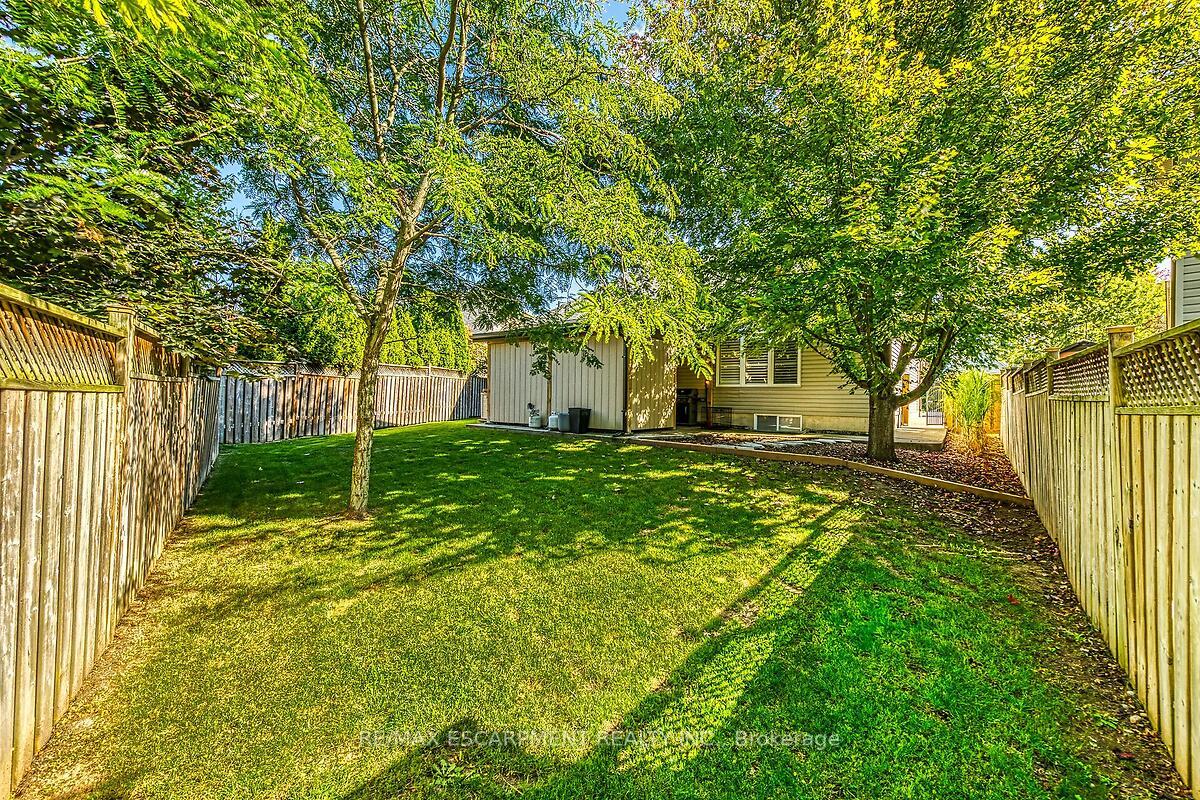 Photo 6 of 43 Claymore Crescent, Haldimand — HOMEH