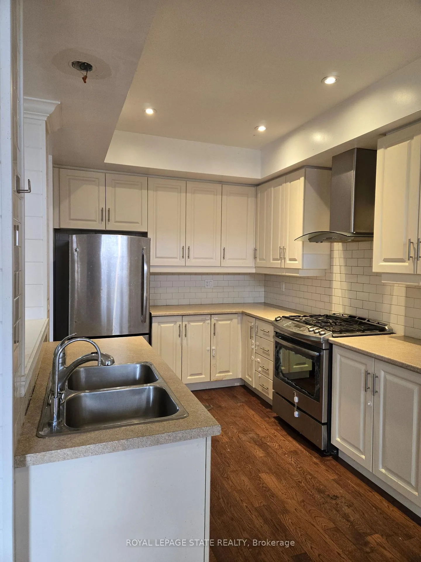 Photo 7 of Unit 19, 7 Lakelawn Road, Grimsby, Grimsby Beach — HOMEH
