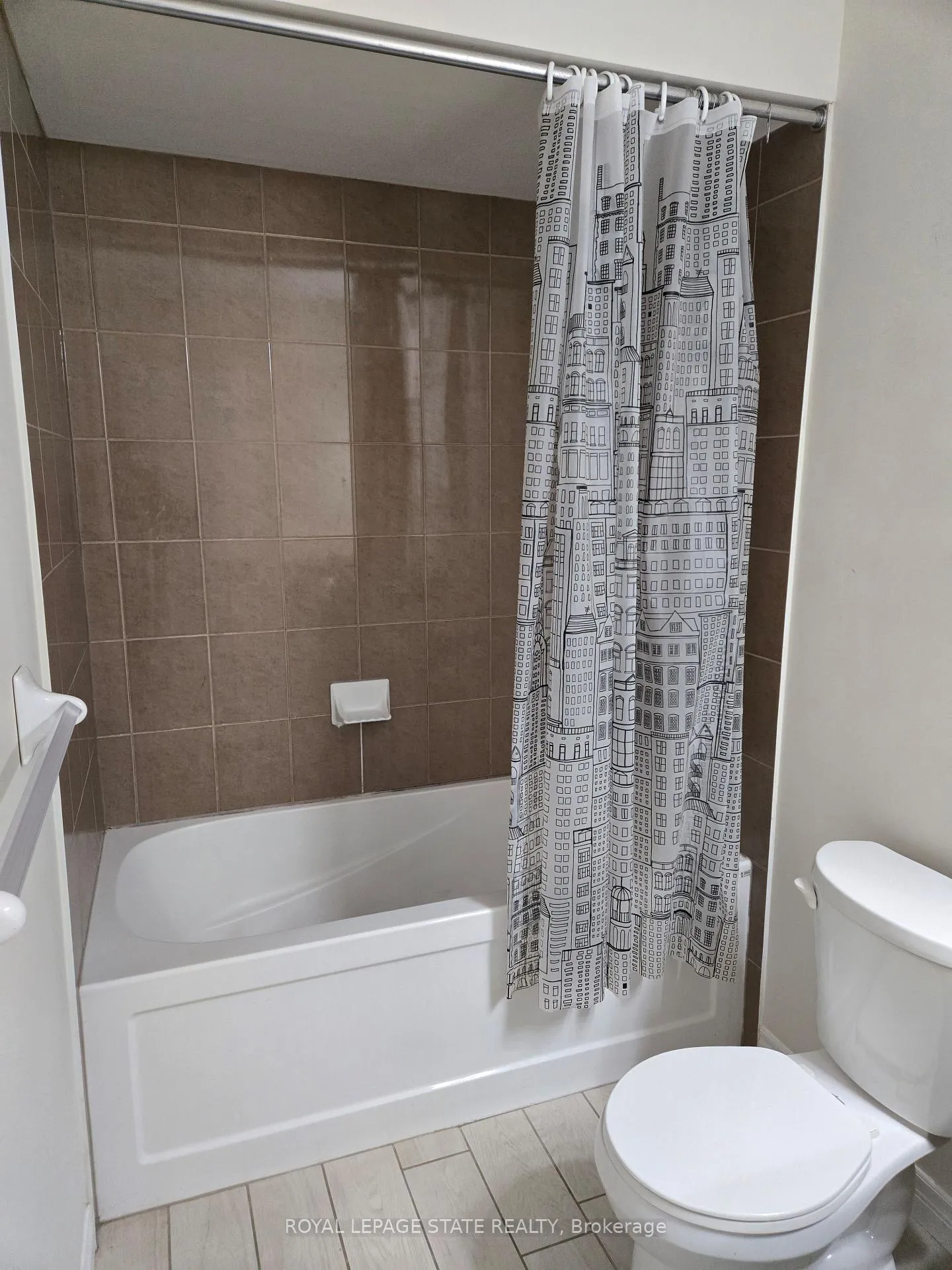 Photo 30 of Unit 19, 7 Lakelawn Road, Grimsby, Grimsby Beach — HOMEH